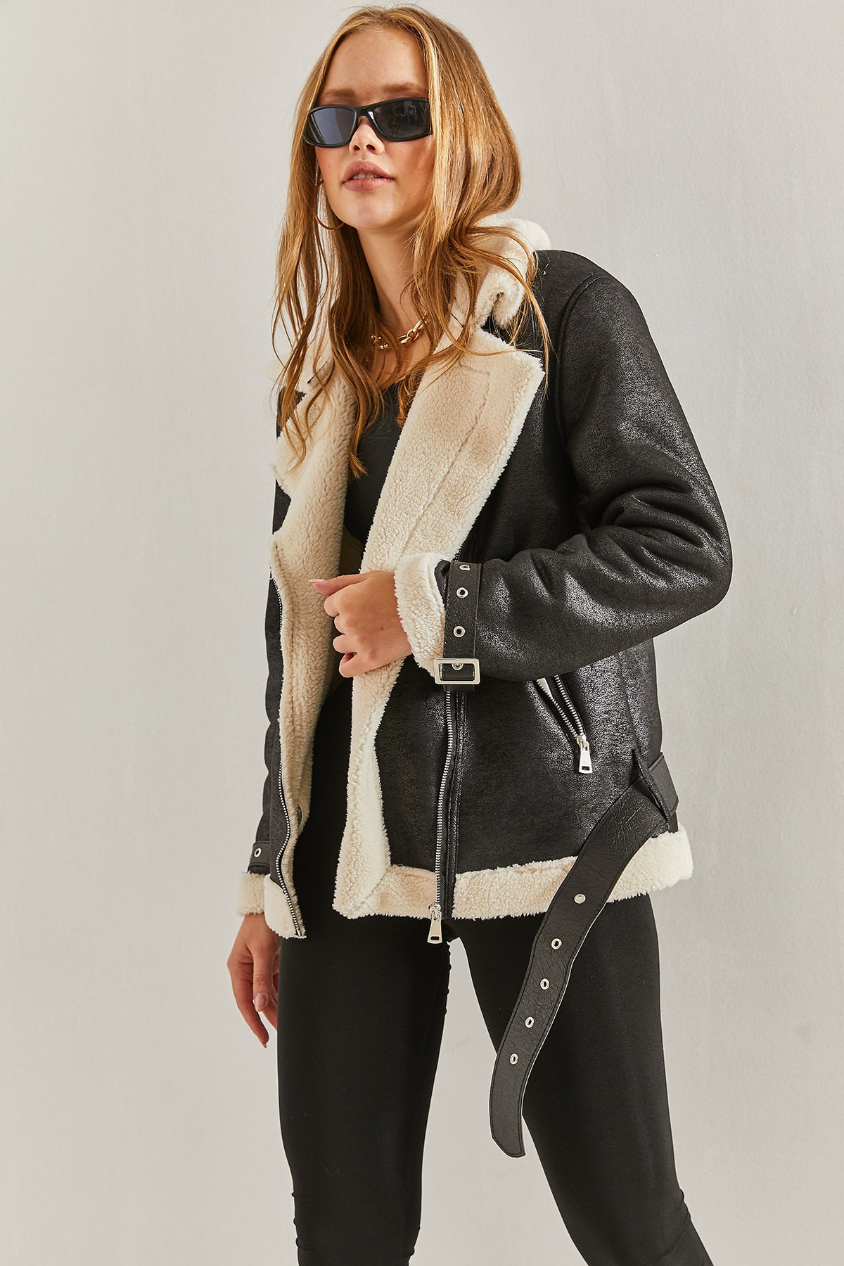 Women's Belted Sleeves and Fur Laminated Suede Coat 40961006