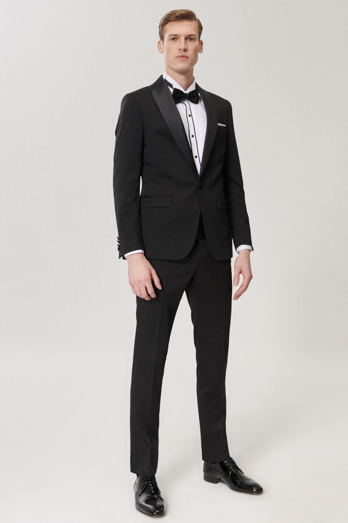 Men's slim fit narrow cut -off pattern tuxedo grooming