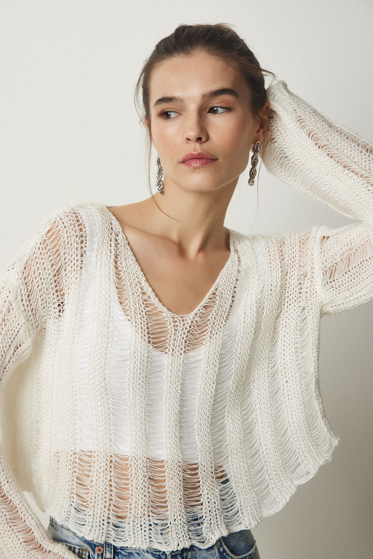 Woman White V -Yaka Torn Detailed Seasonal Crop Knitwear Kazakh Ki00091