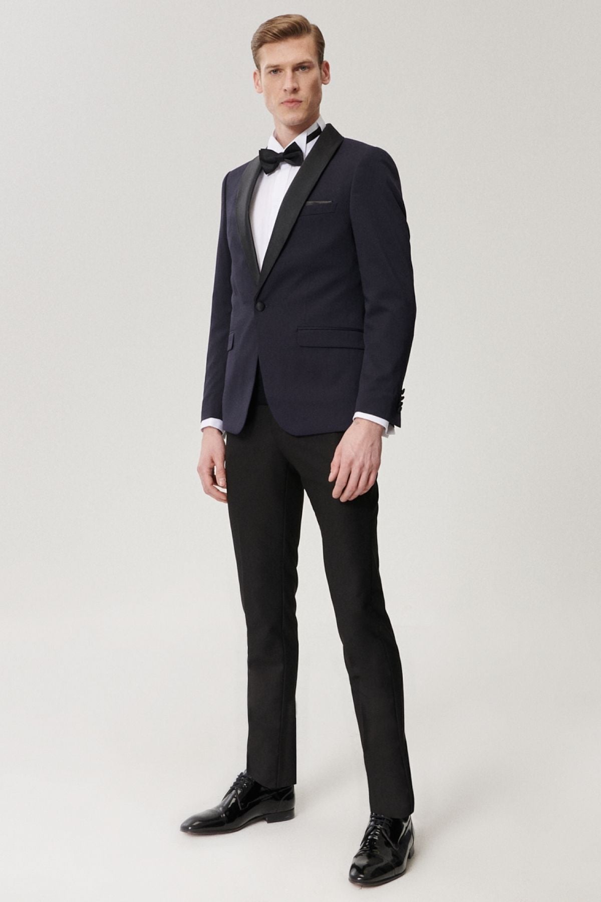 Men's extra slim fit narrow cut -off pattern tuxedo grooming