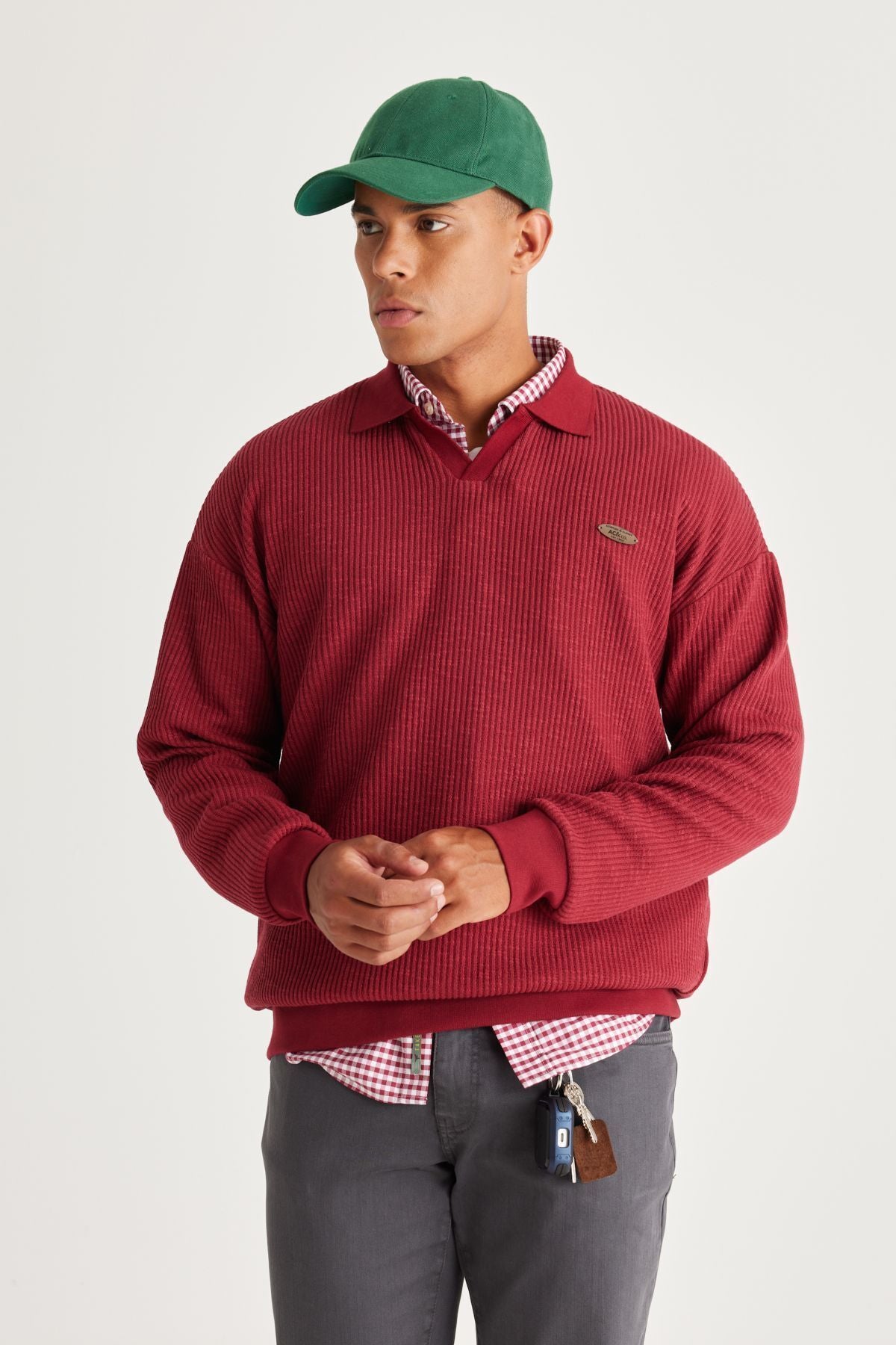 Men's burgundy loose fit plenty of cut polo collar jacquari sweatshirt