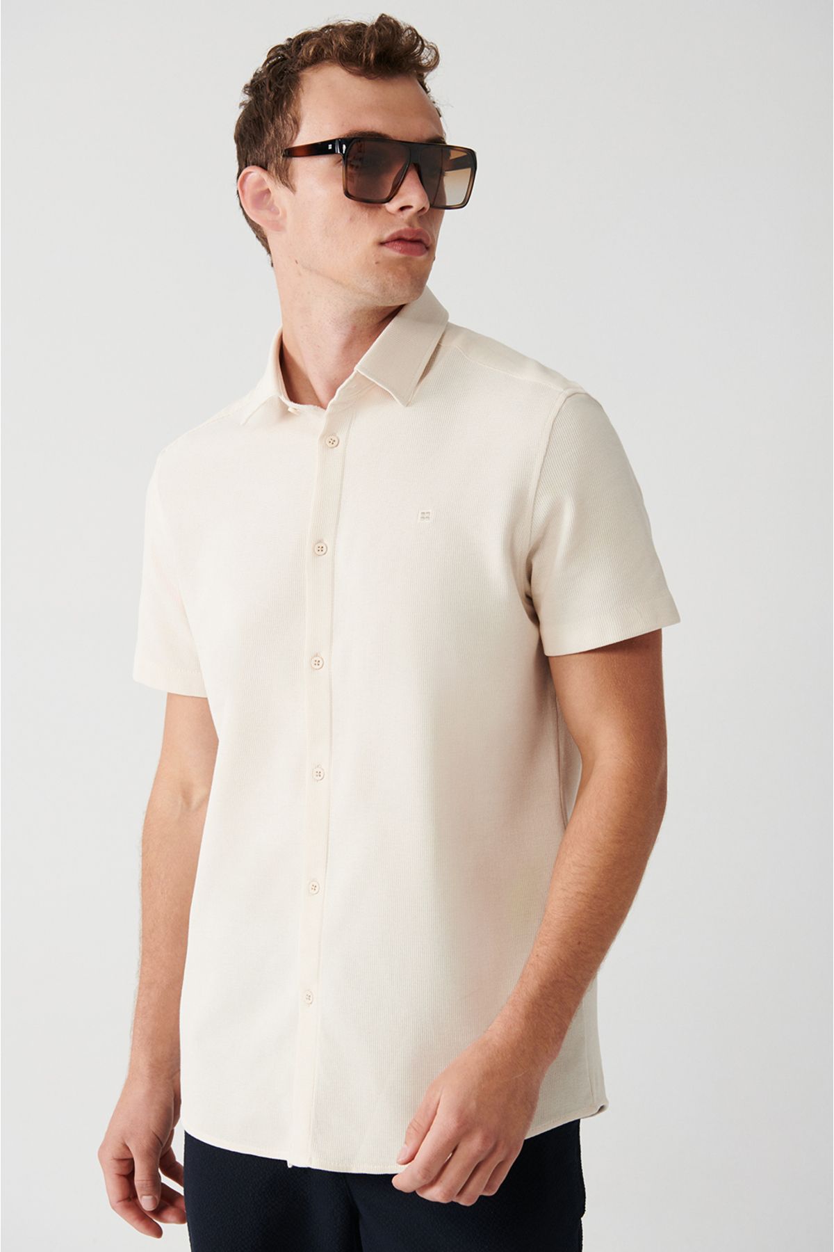 Men's Beige Easy to ironing Classic collar knitted lycra cotton shirt E002051