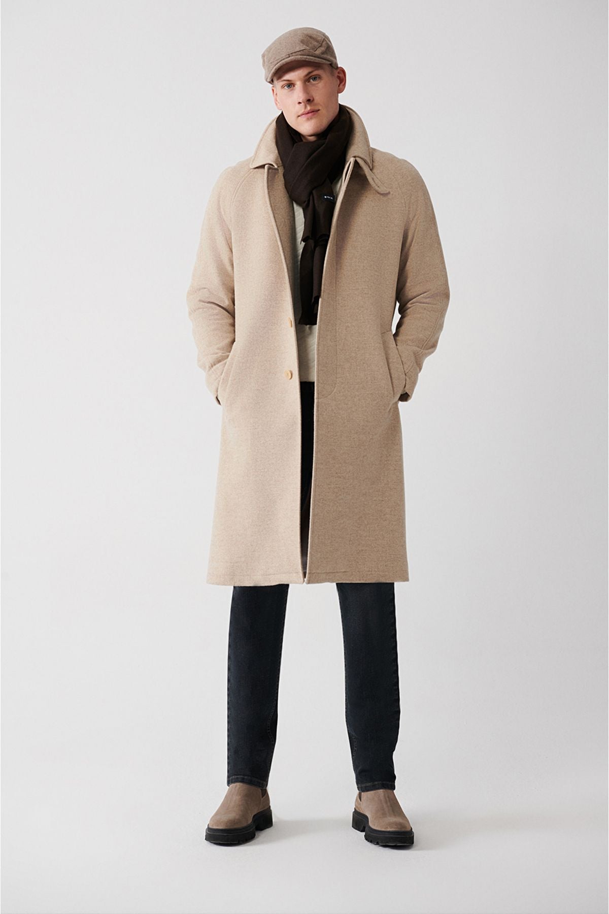 Men's beige woolen hidden eggs long stamp coat with men