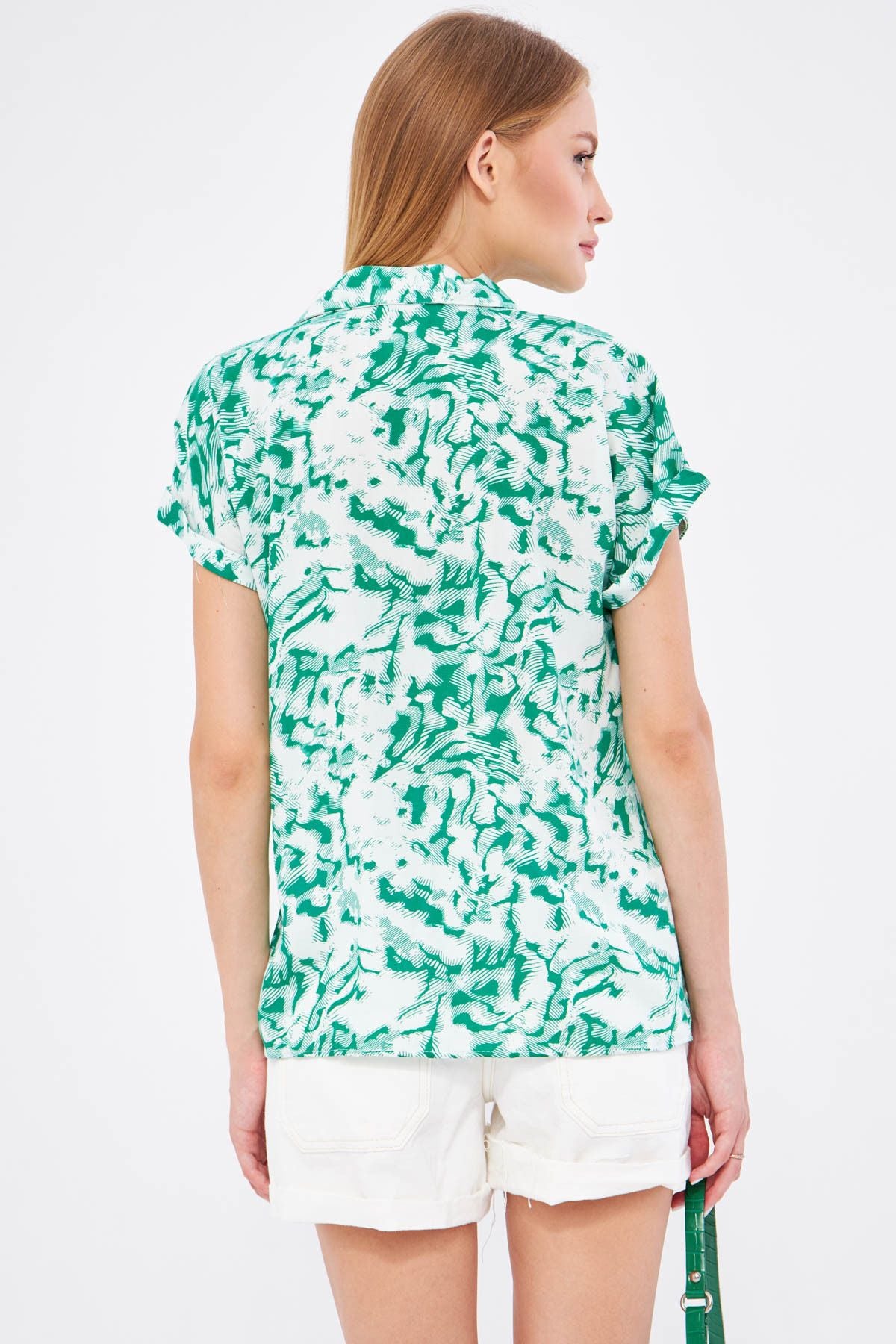 Female grass green patterned short sleeve shirt ARM-221052