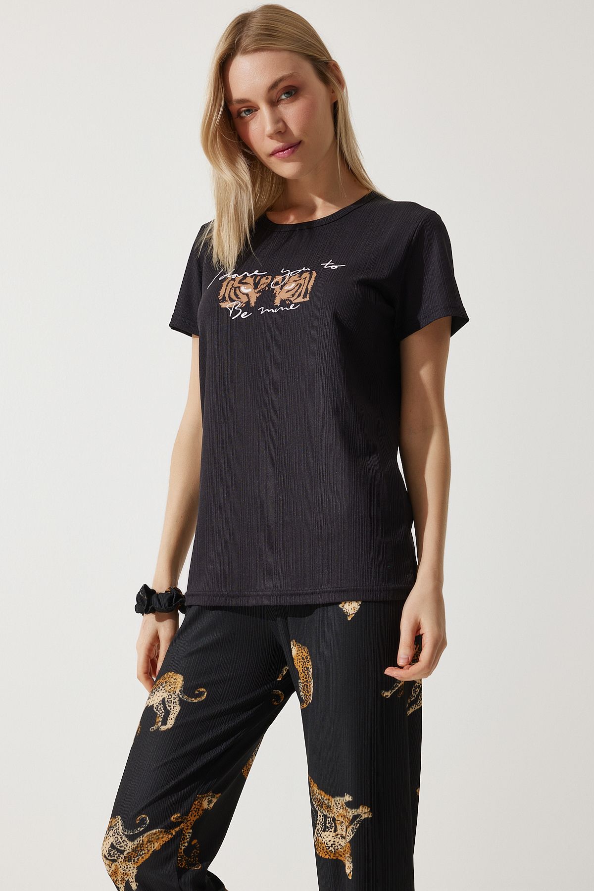 Women's black tiger patterned buckle t-shirt pants knitting pajama set FP00004