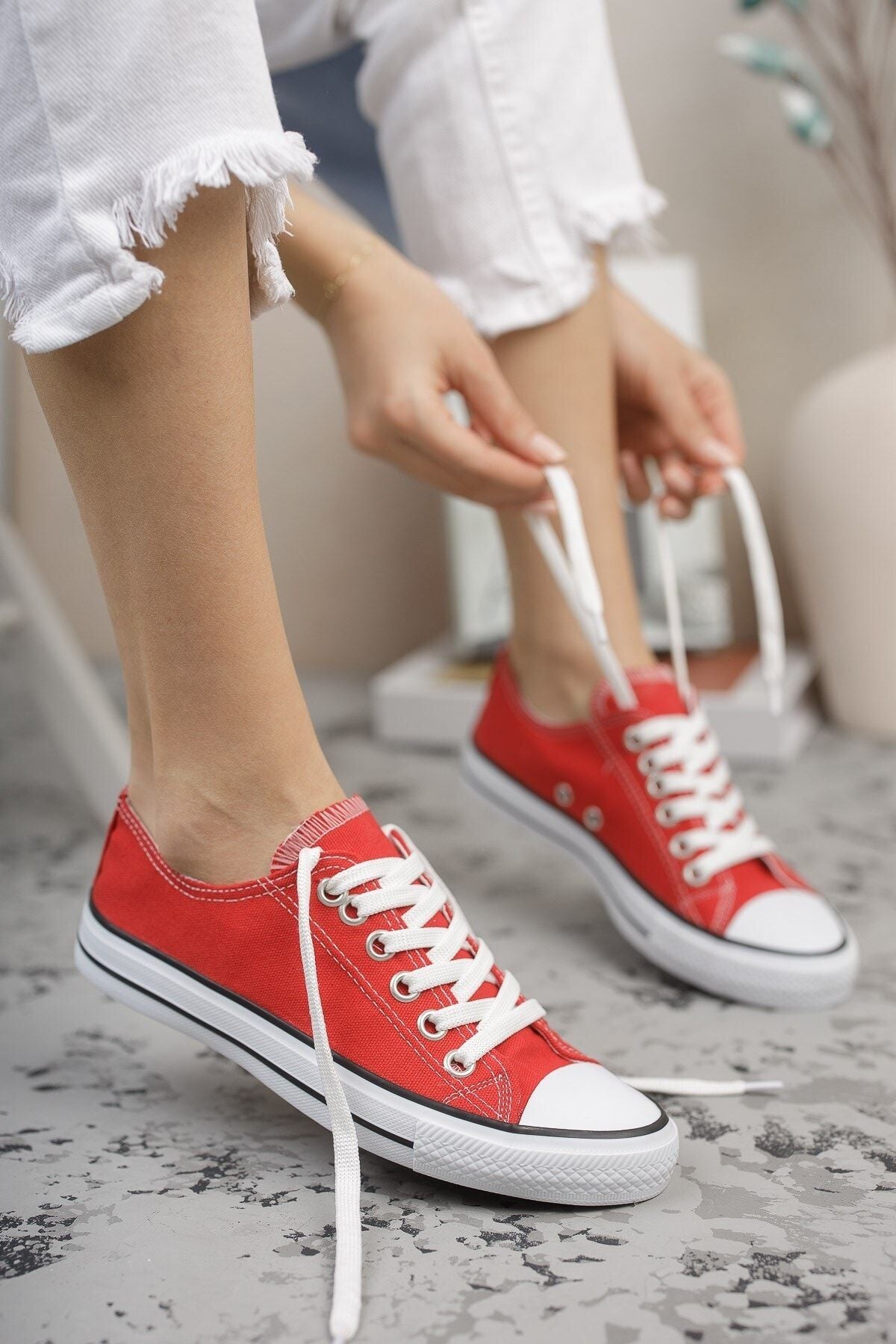 Unisex Red Sneaker 0012101