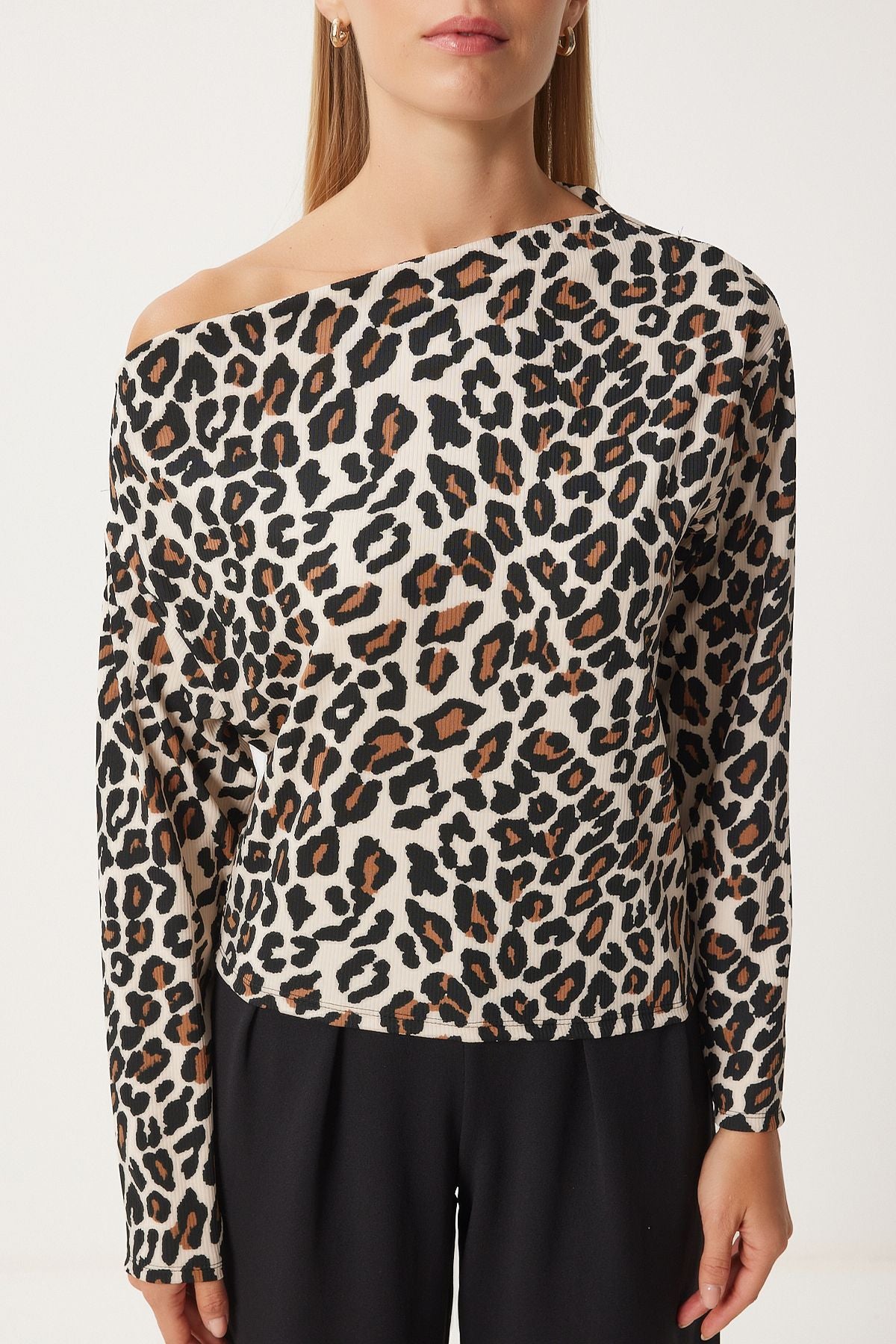 Female Beige Brown Leopard Patterned One Shoulder Wick Knitting Blouse FF00166