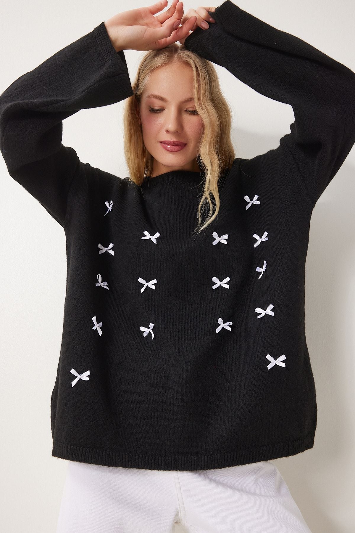 Female Black Bow Detailed Oversize knitwear sweater KB00042