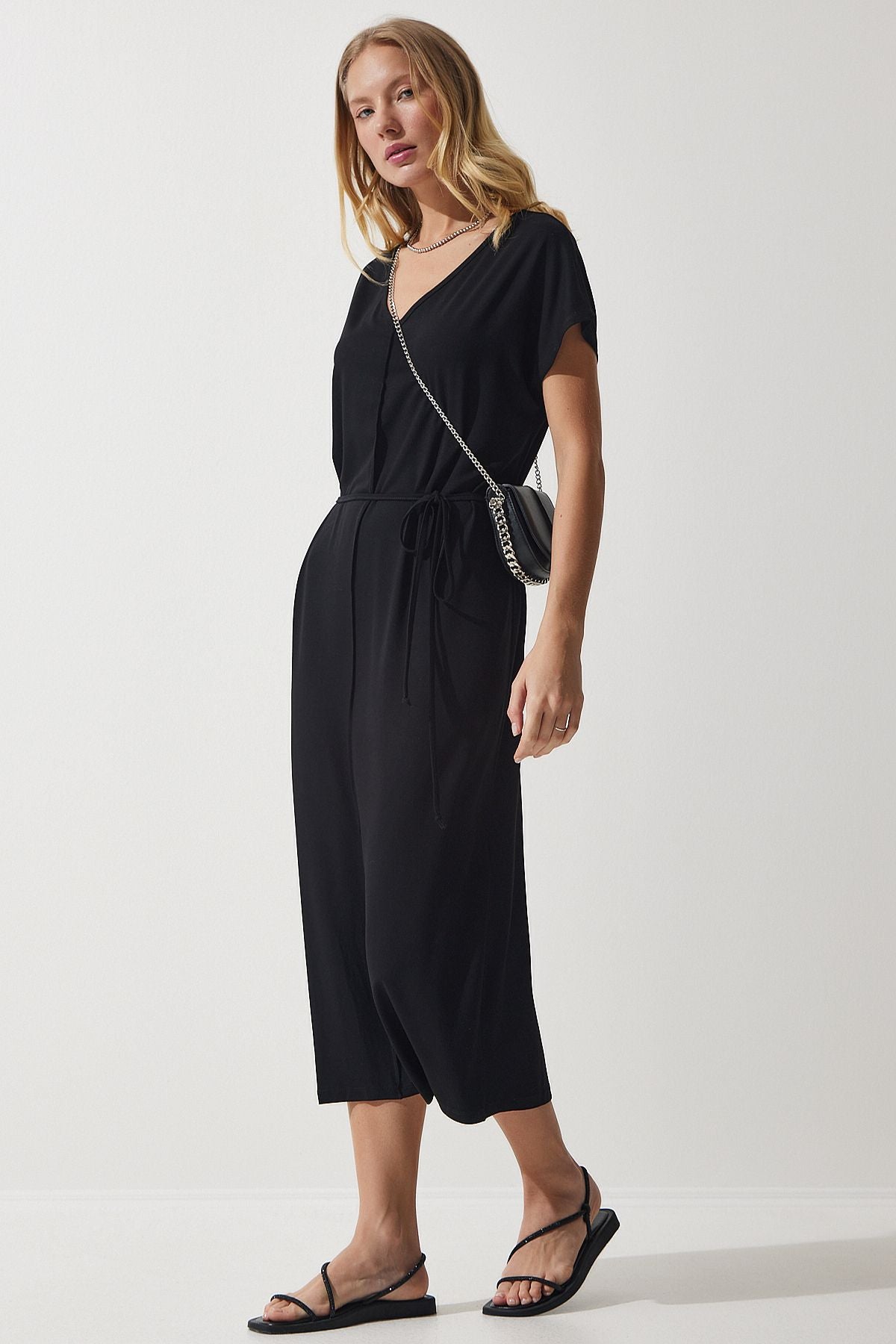 Female black belt V -neck viscose dress ub00240
