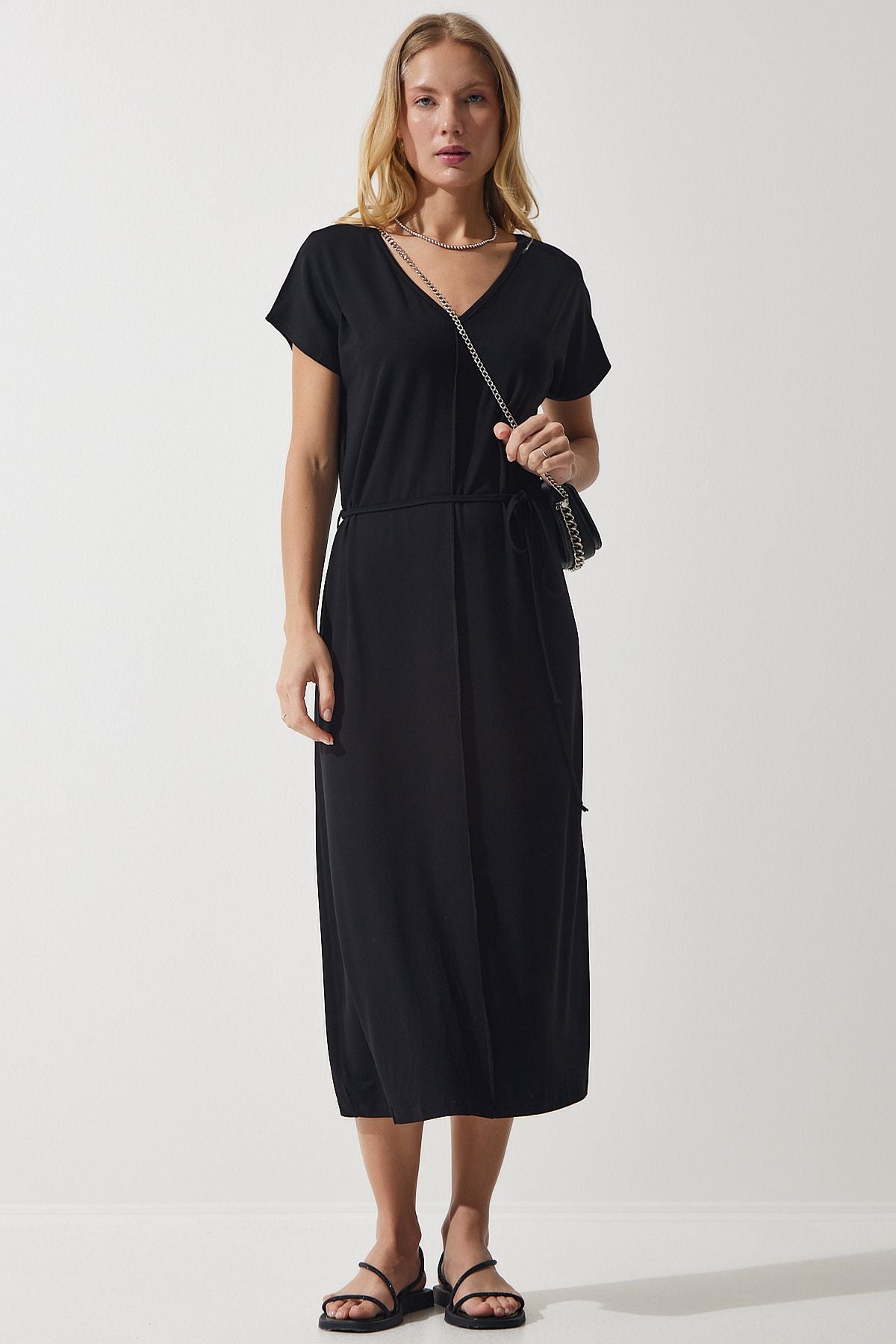 Female black belt V -neck viscose dress ub00240