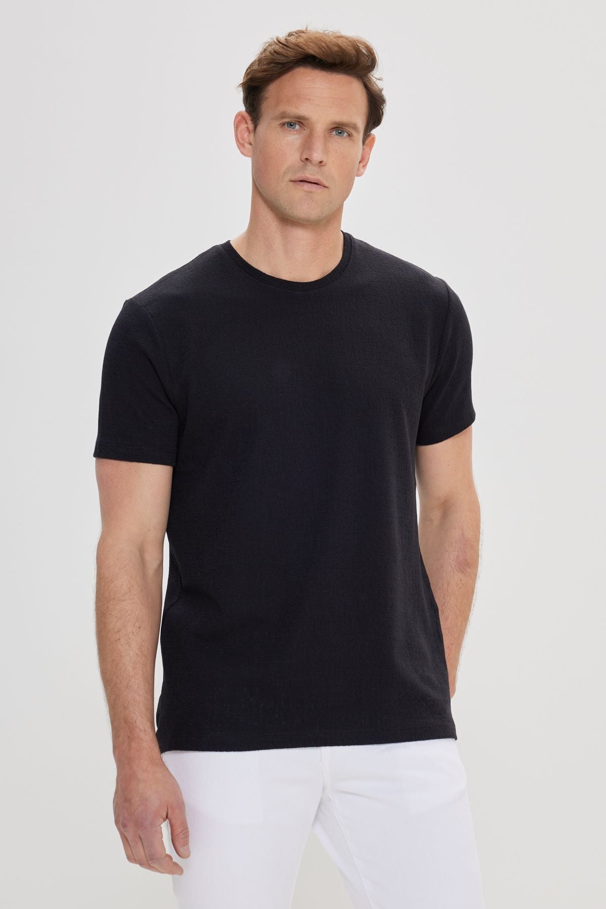 Men's black slim fit narrow cut cotton bike collar t -shirt