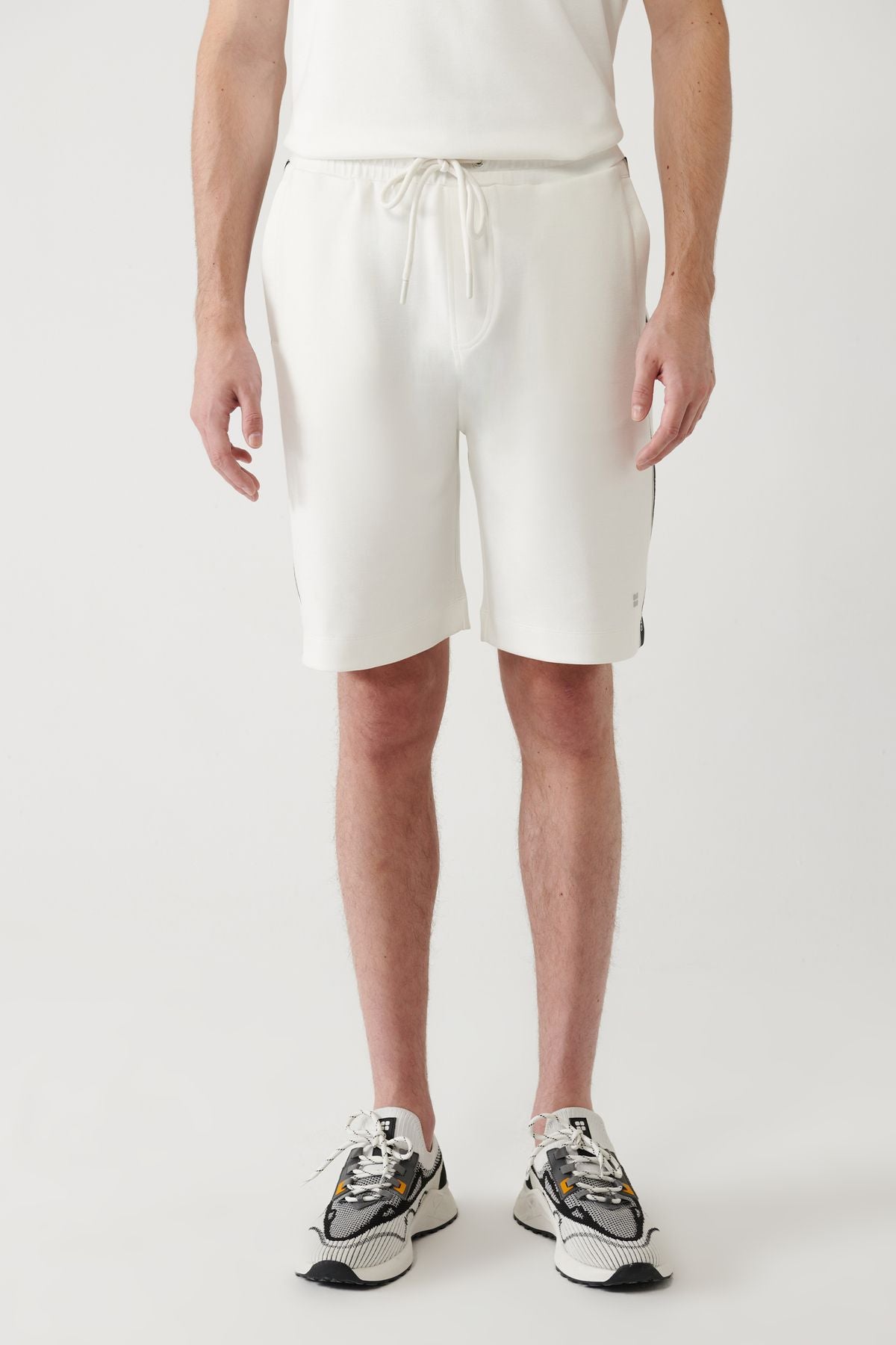 Men's White Side Pocket Printed Soft Touch shorts A41y3645