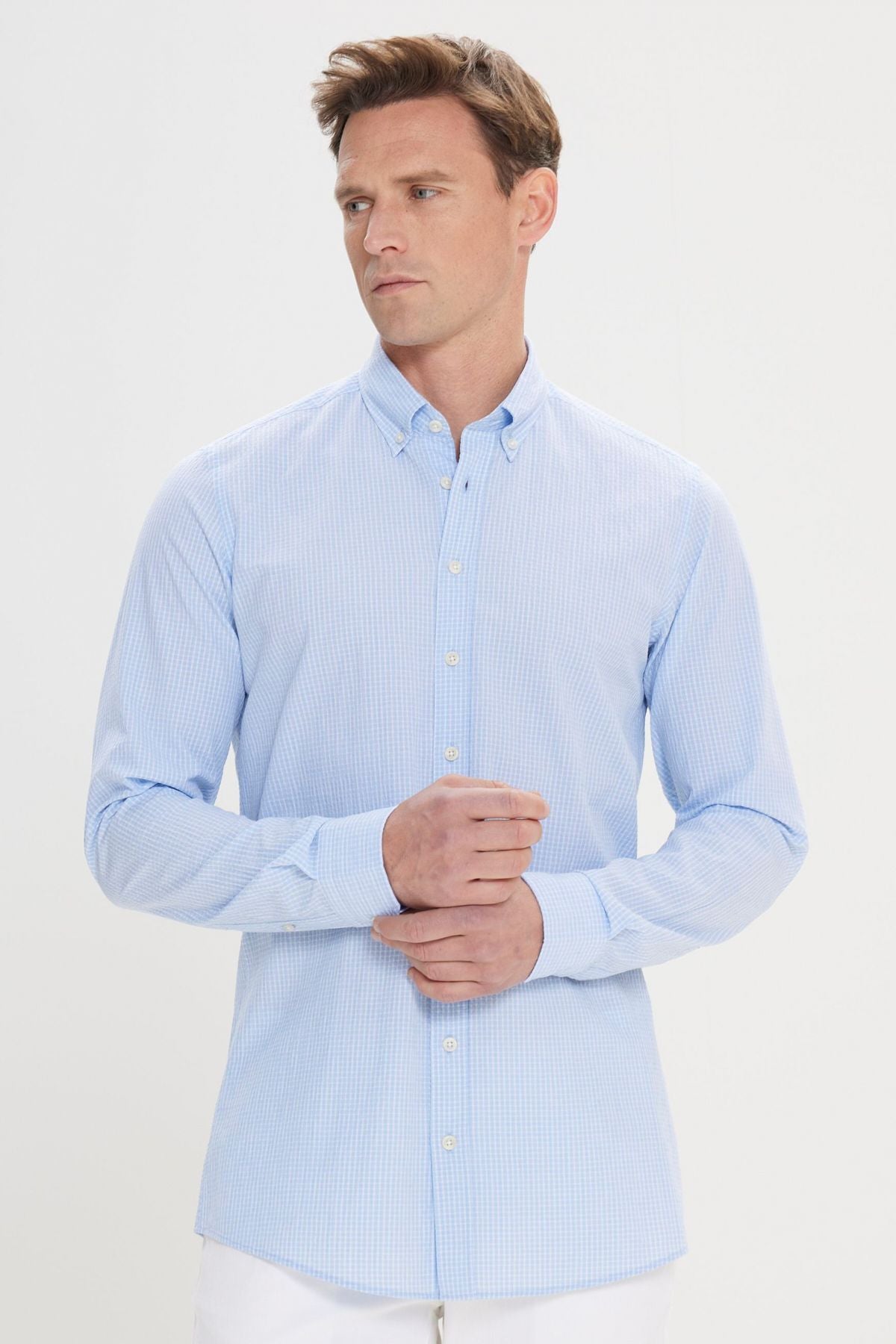 Men's White-Blue Comfort Fit Casual Cutting Buttoned Neck Cotton Cotton Shirt