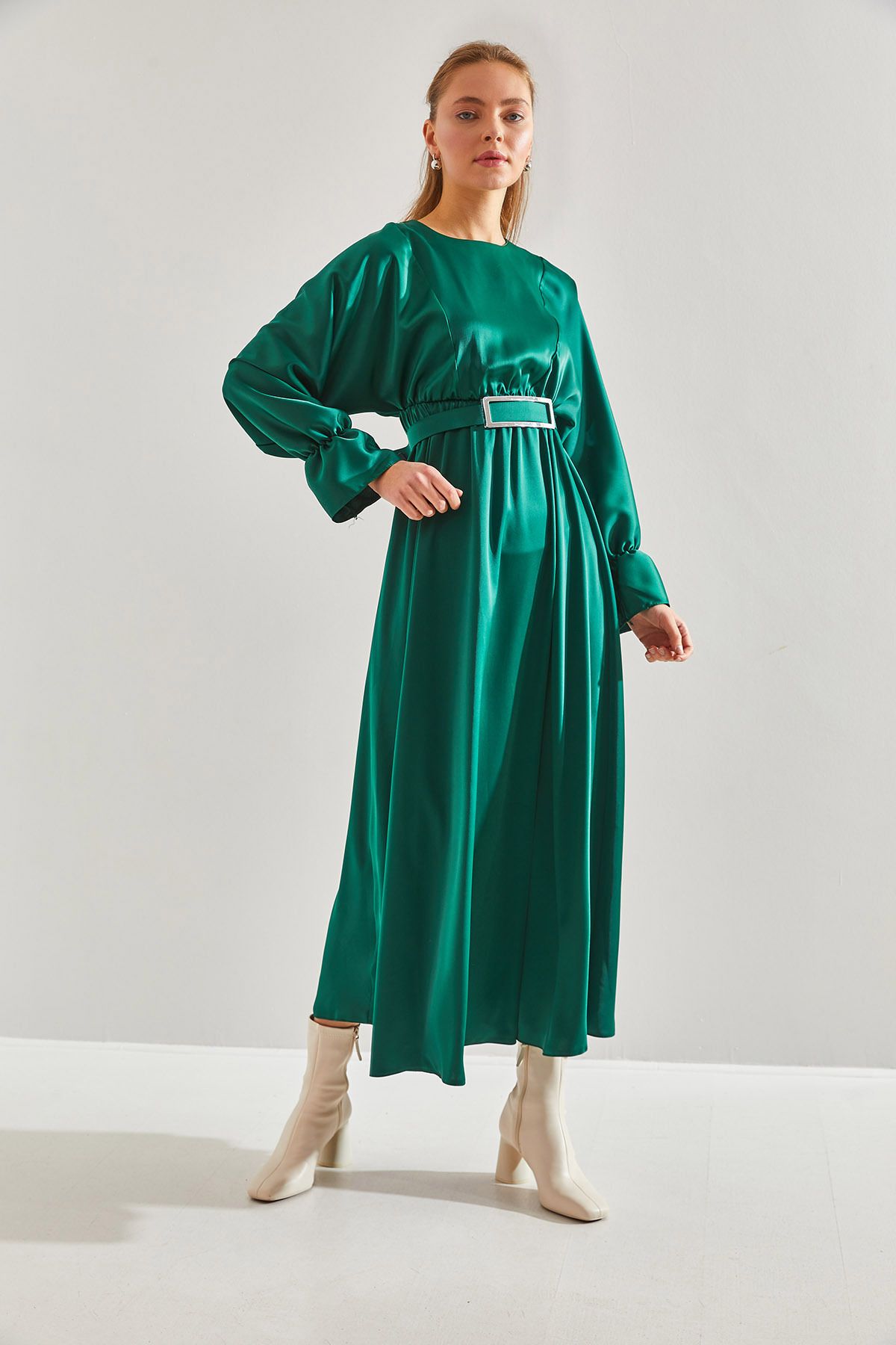 Female Balloon Sleeve Satin Hijab Dress 60151013