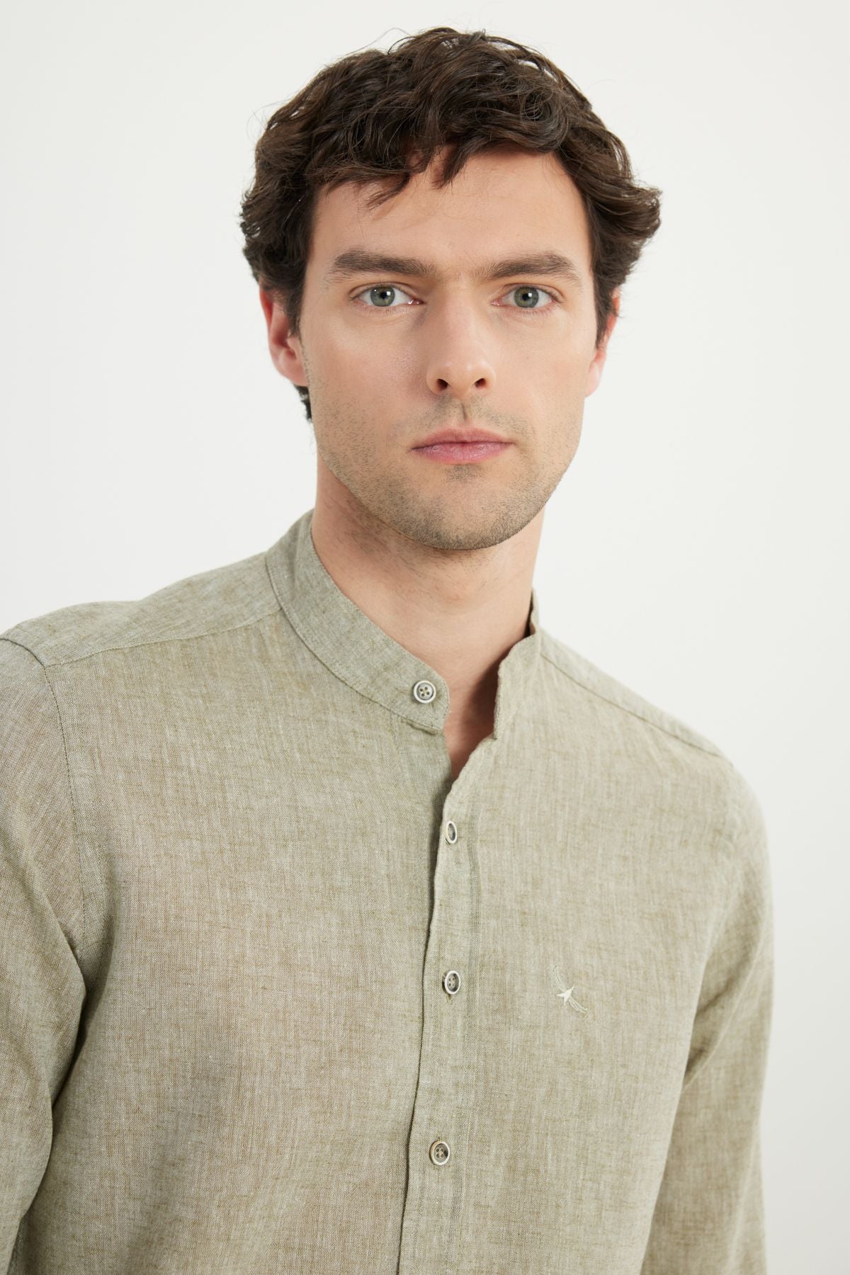 Slım hernia narrow cut dominant collar linen shirt