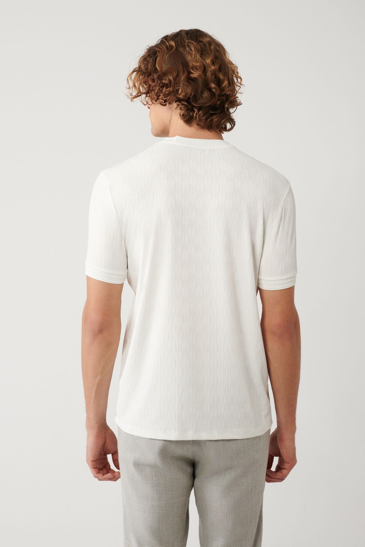 Men's Ecru Bicycle Collar Jacquard T-Shirt A41y1053