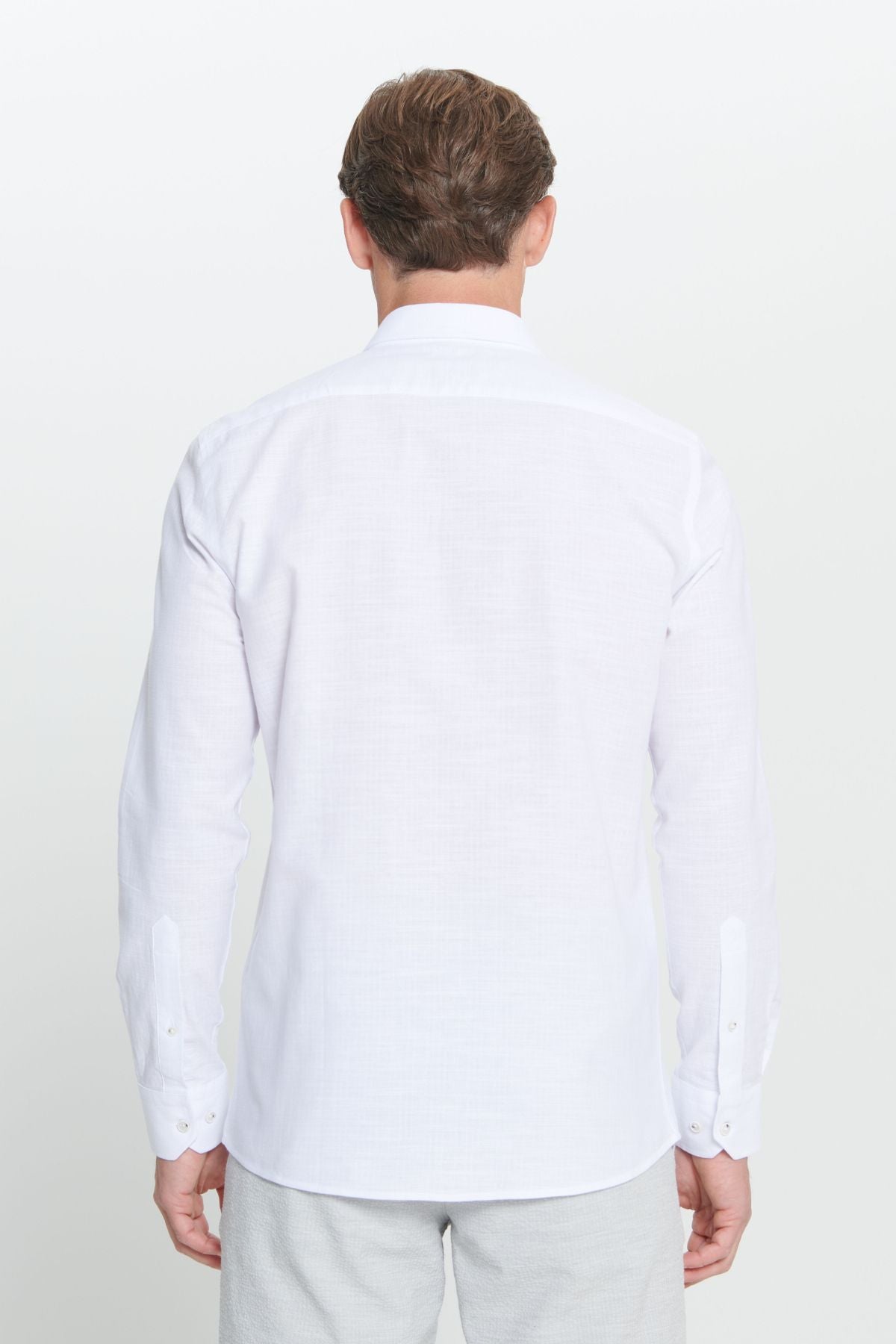 Men's white slim fit narrow cut button button with collar striped pennant shirt