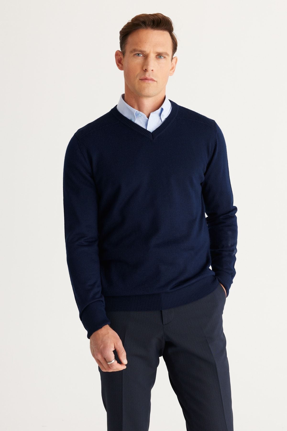 Men's Navy Blue Standard Fit Normal Cut V -Neck Cotton Knitwear Sweater