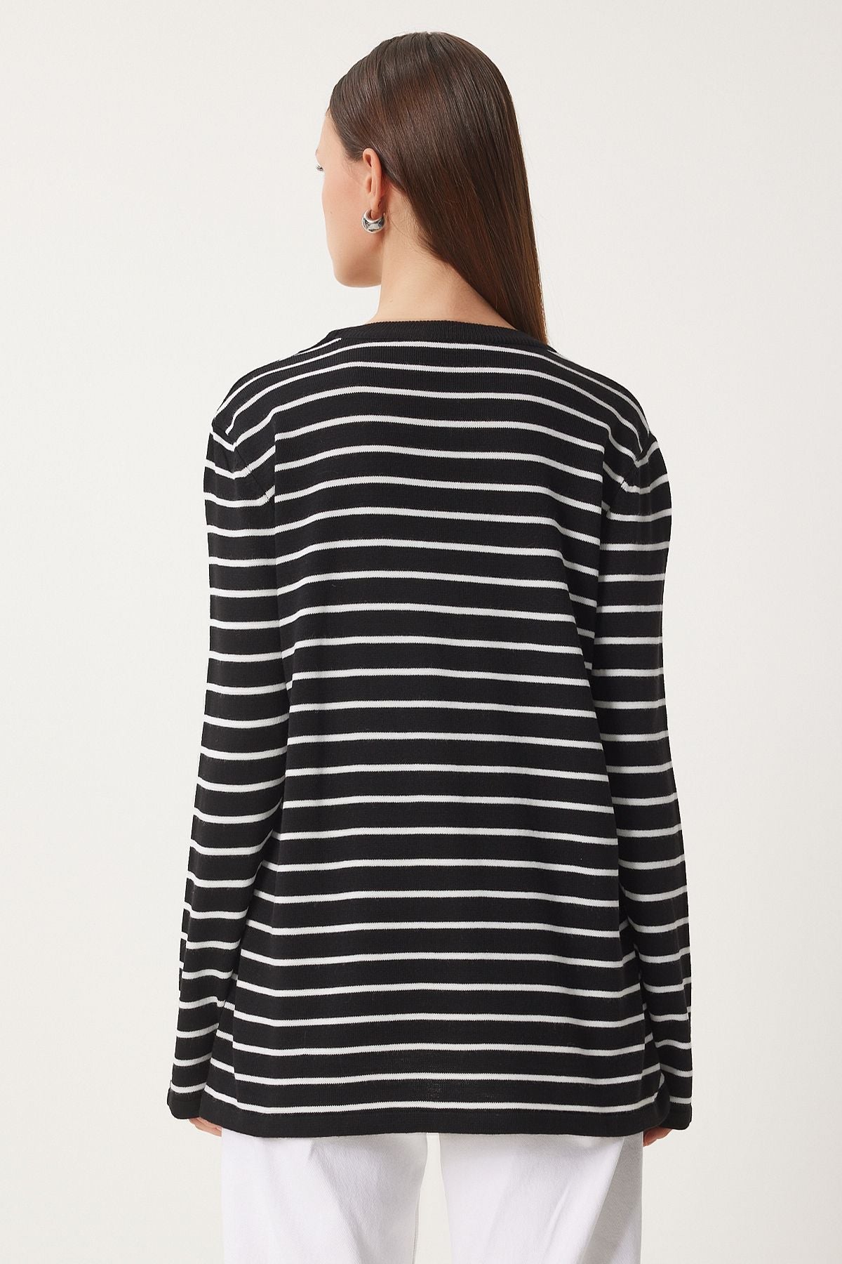 Woman Black and White Striped seasonal knitwear sweater KB00041