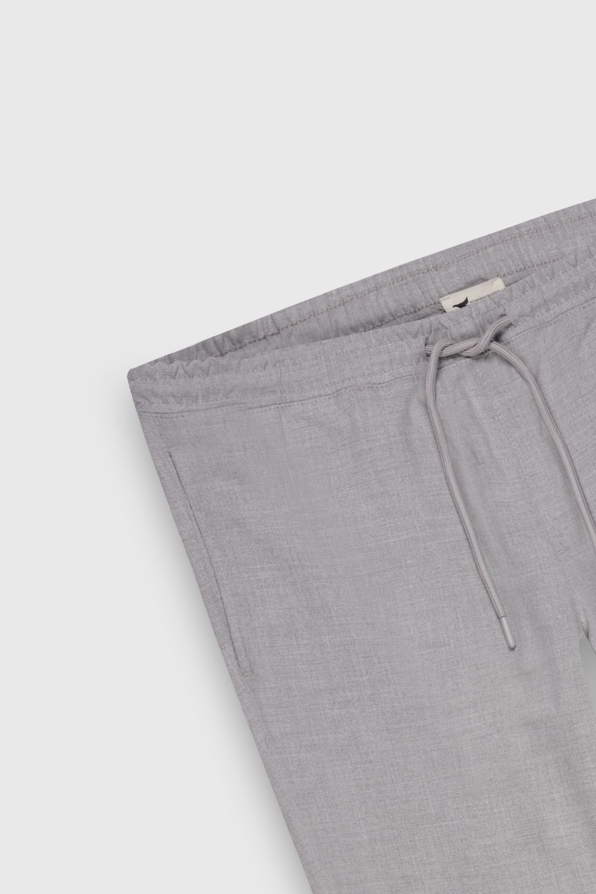 Men's gray slim fit comfortable cutting waist tied side pocket jogger pants