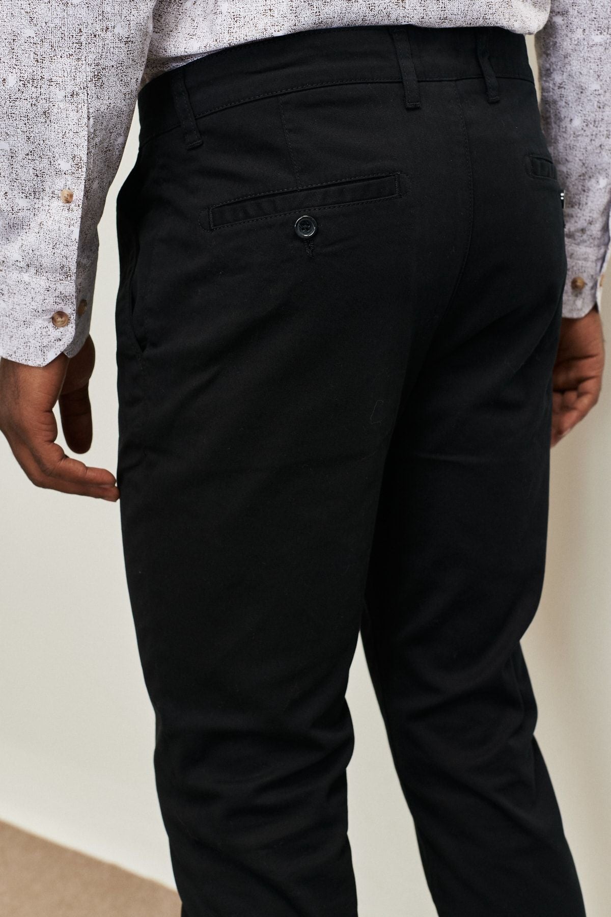Men's black slim fit narrow cut flexible chino pants