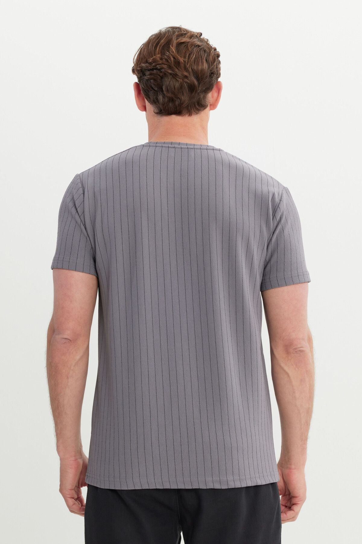 Men's gray slim fit narrow cut bicycle collar flexible t -shirt