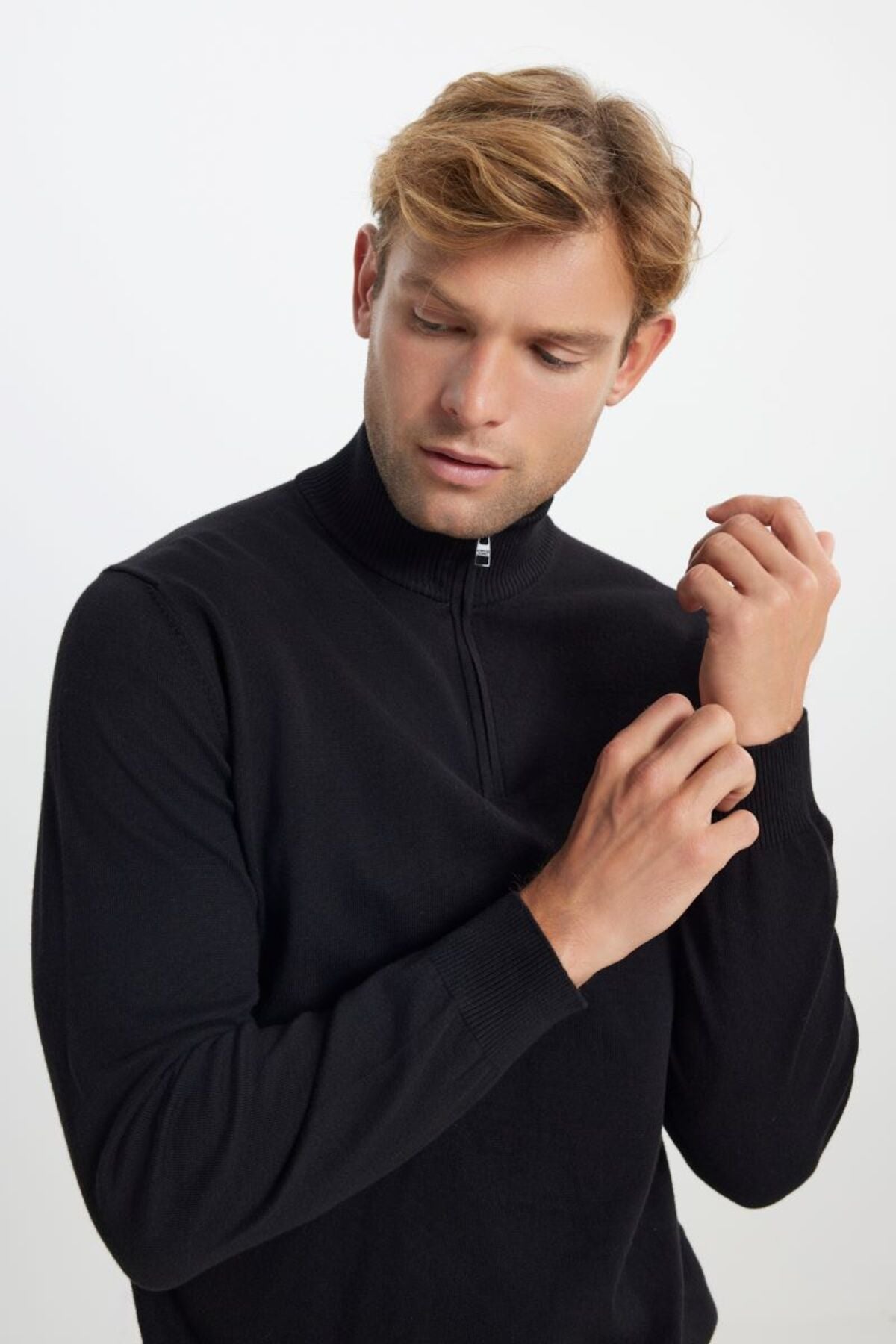 Standard Fit Normal Cut Bato Yaka Knitwear Black Cossack