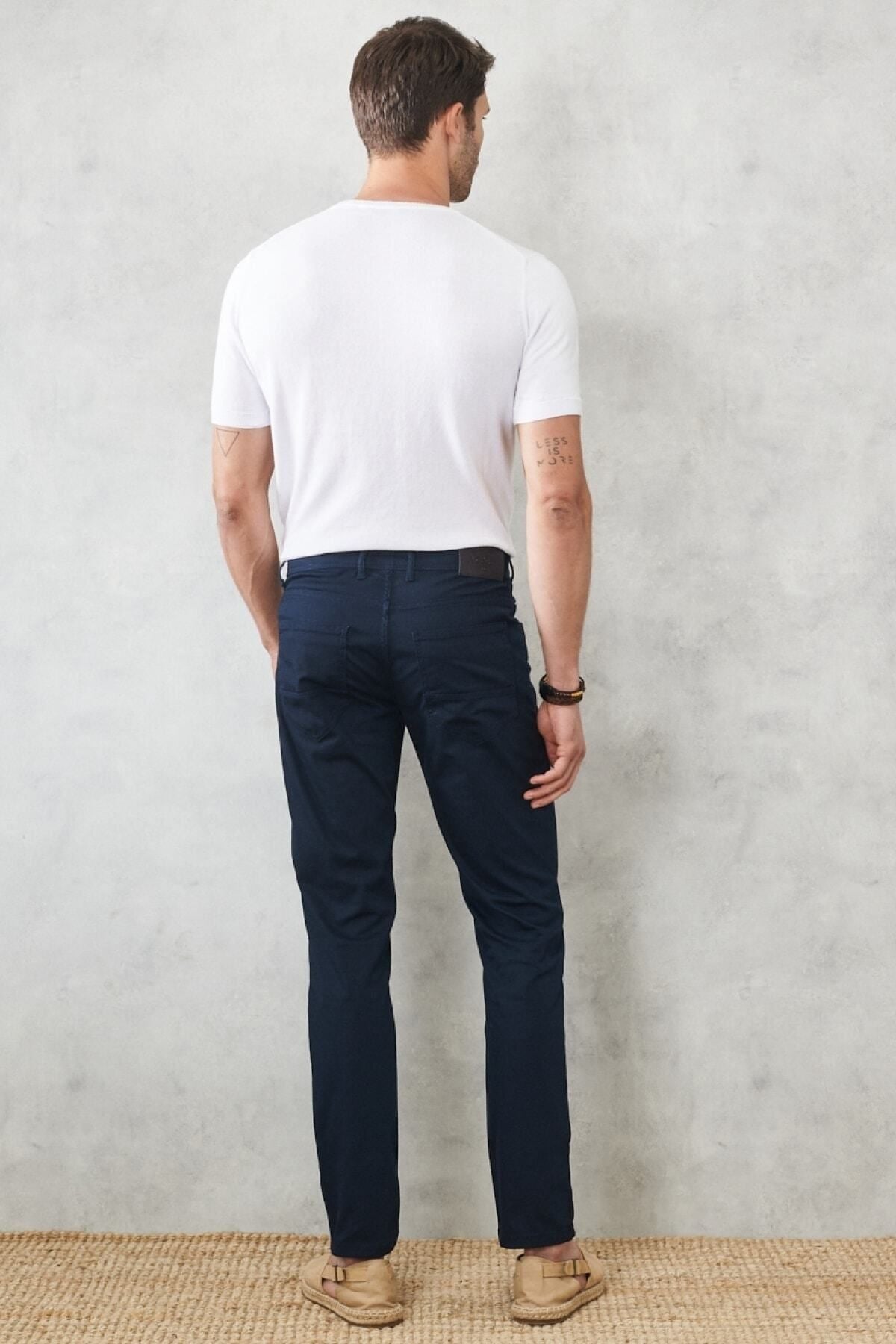 Men's navy blue slim fit narrow cut 5 pocket flexible chino pants