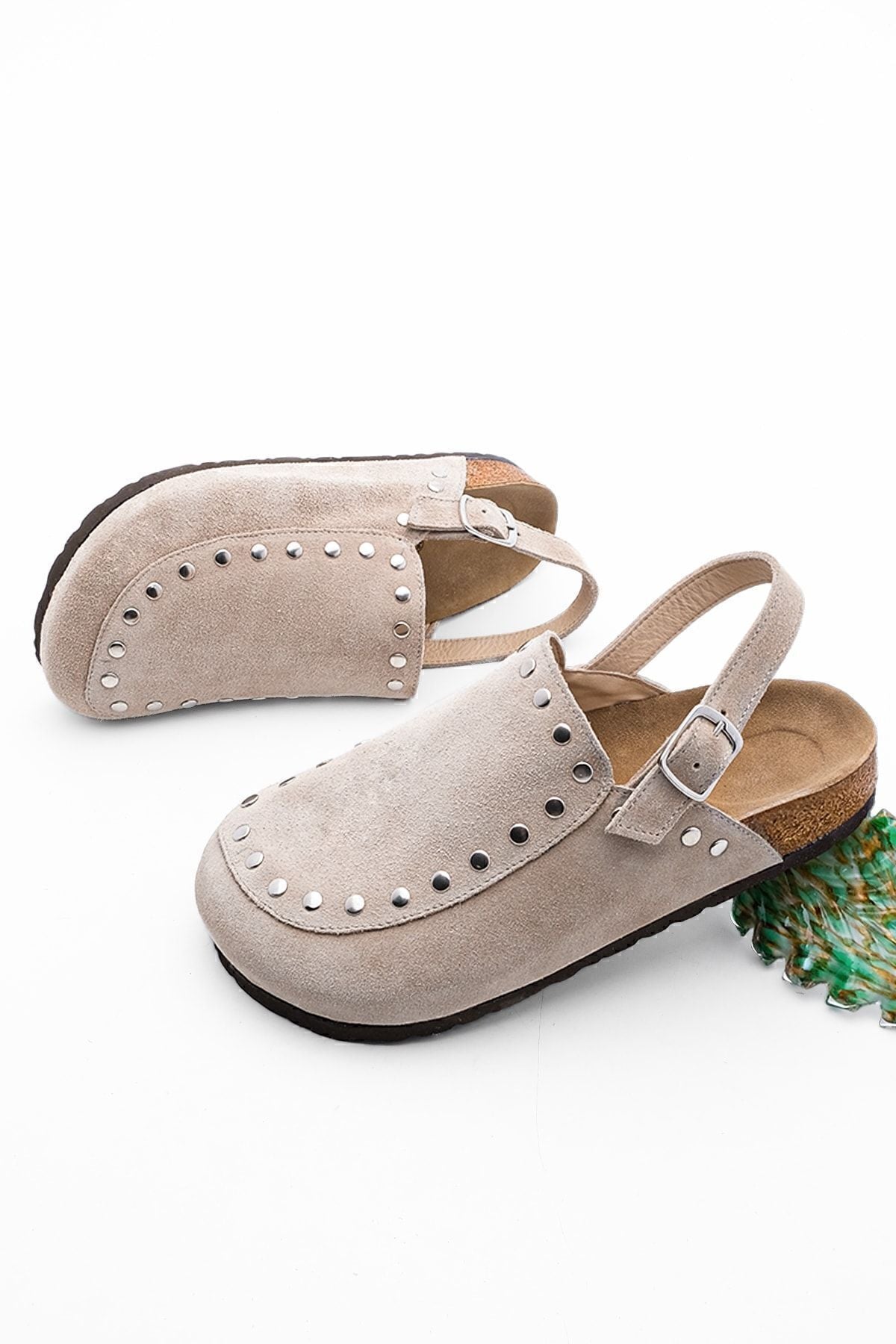 Woman Genuine Leather Eva Base front in front of the closed staple daily sandals bolve beige