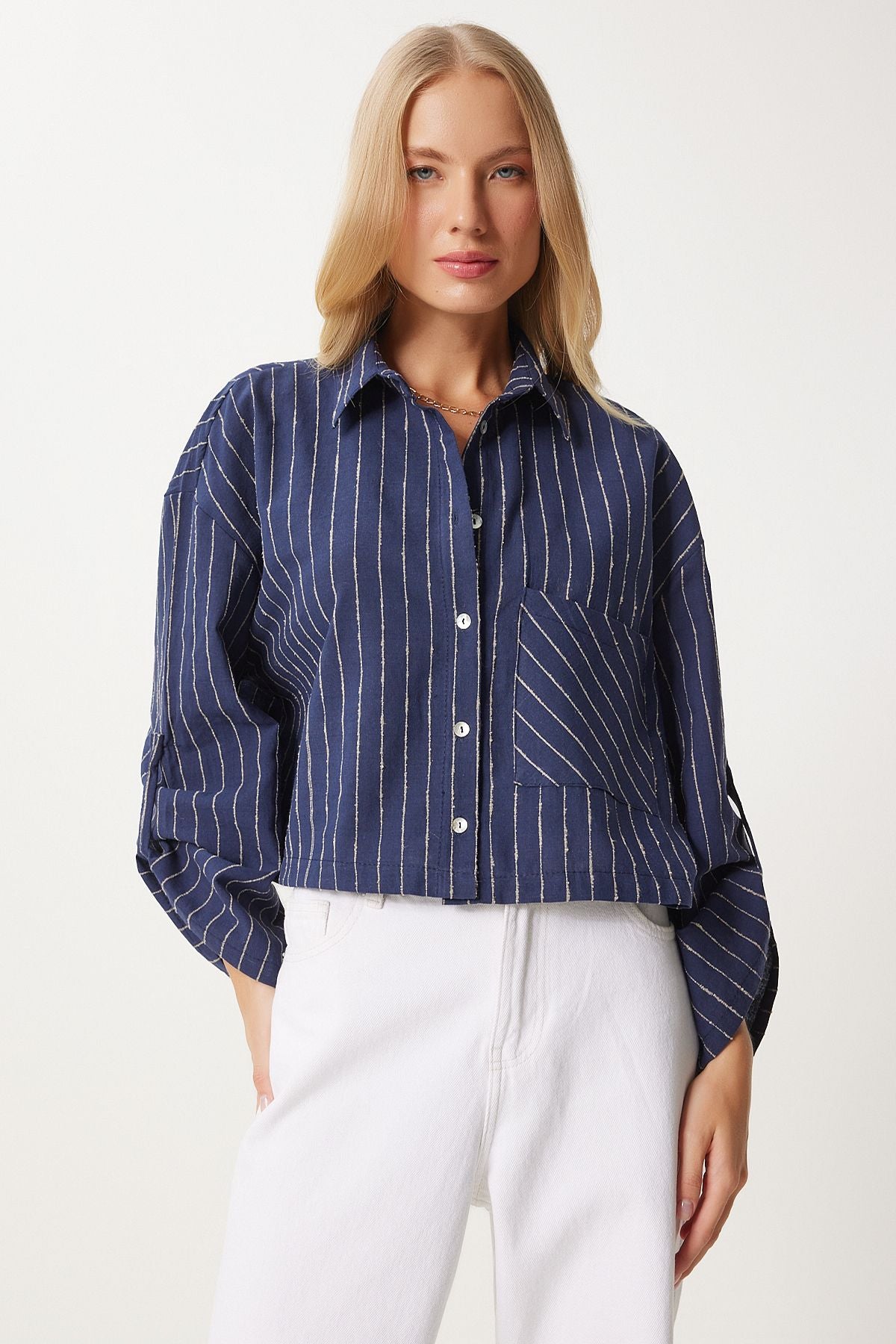 Woman Navy Blind Fine striped Crop Flax Shirt DM00140