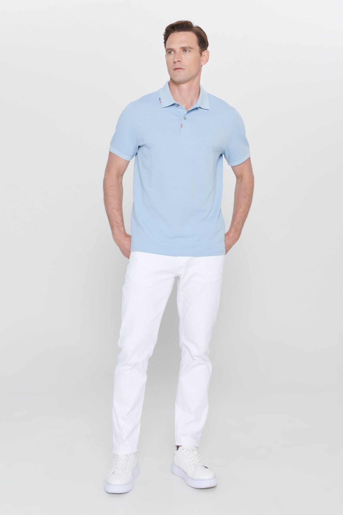 Men's light blue slim fit narrow cut polo collar printed cotton T -shirt