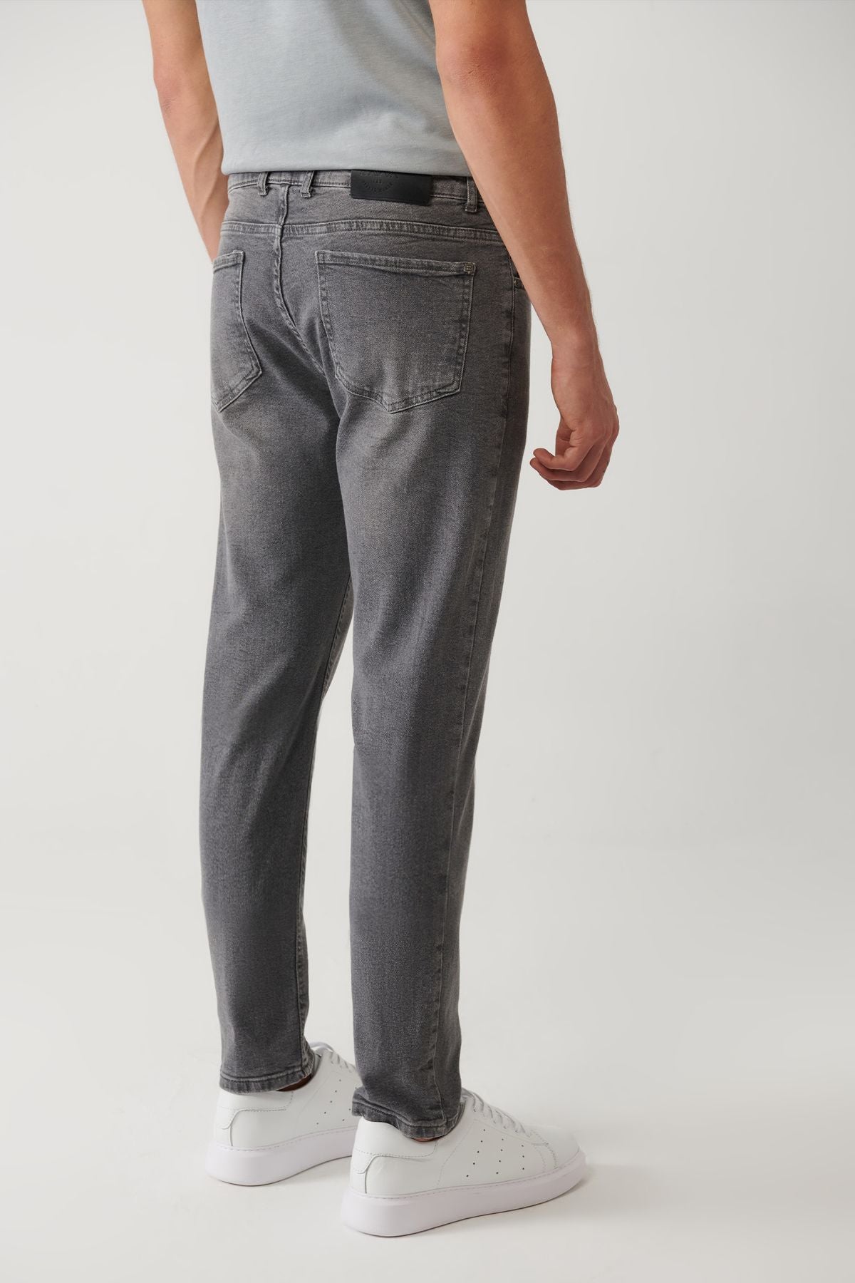 Men's Gray Obedness Washing Flexible Jean Pants B003508