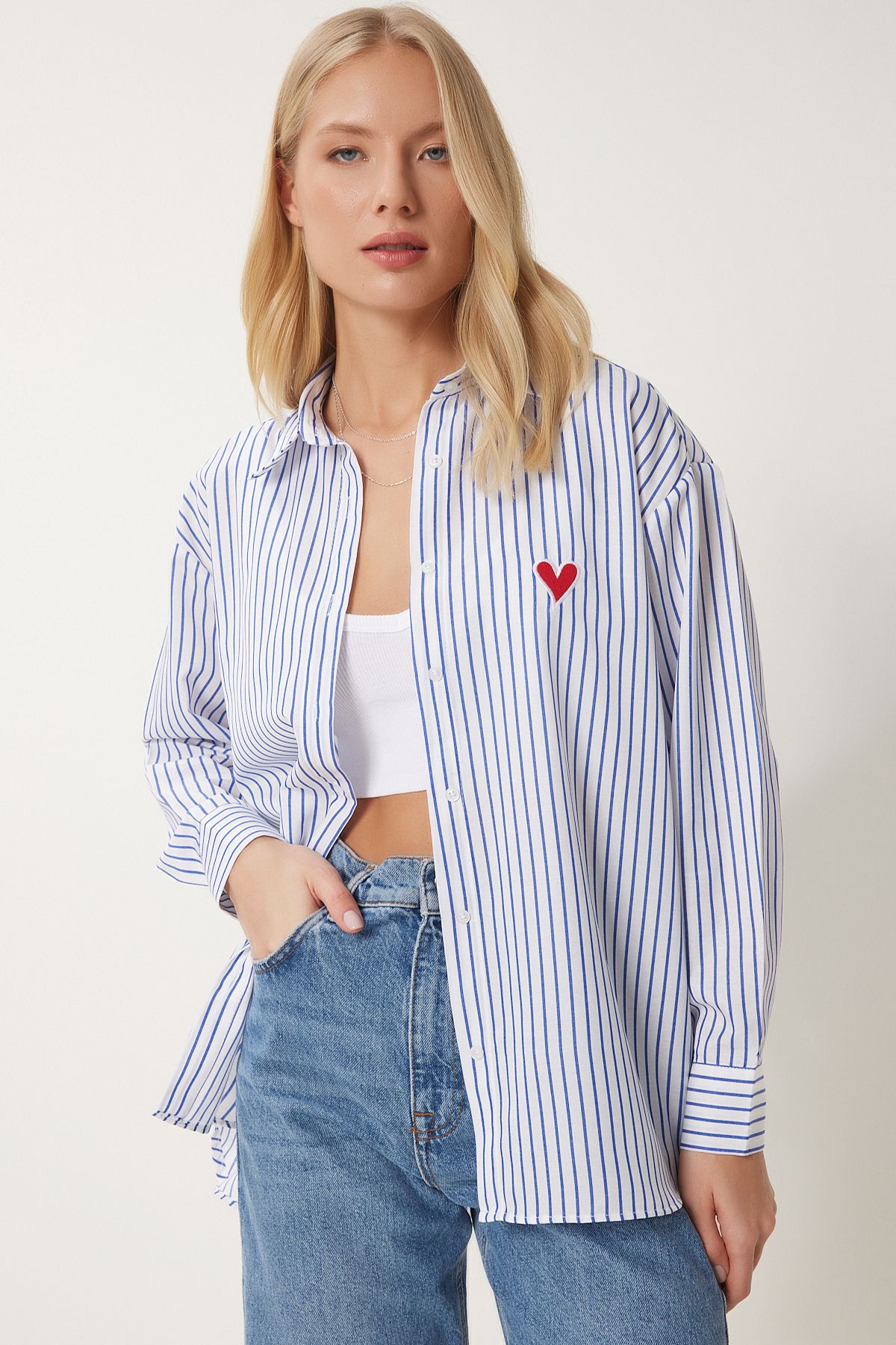 Woman White Heart Embroidered Striped Oversize poplin shirt DX00016