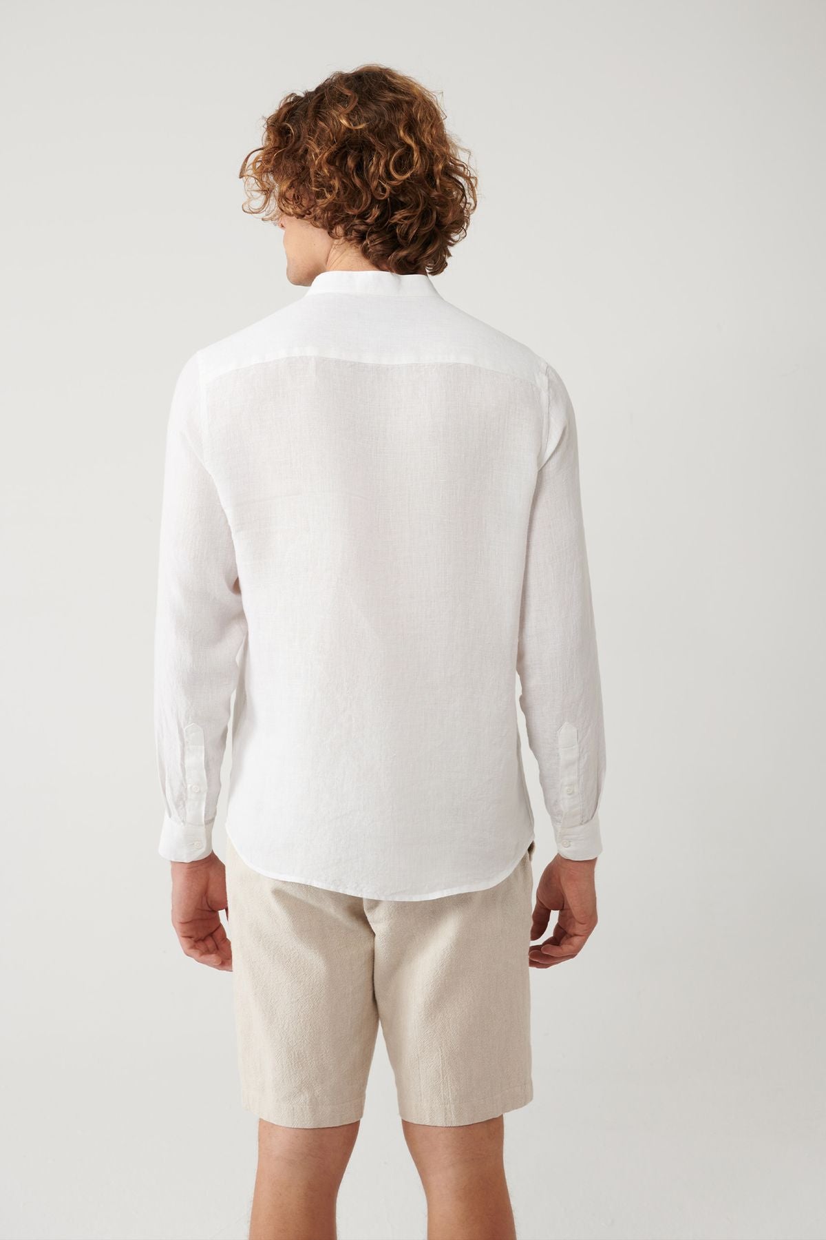 Men's white judge collar linen mixed shirt B002027