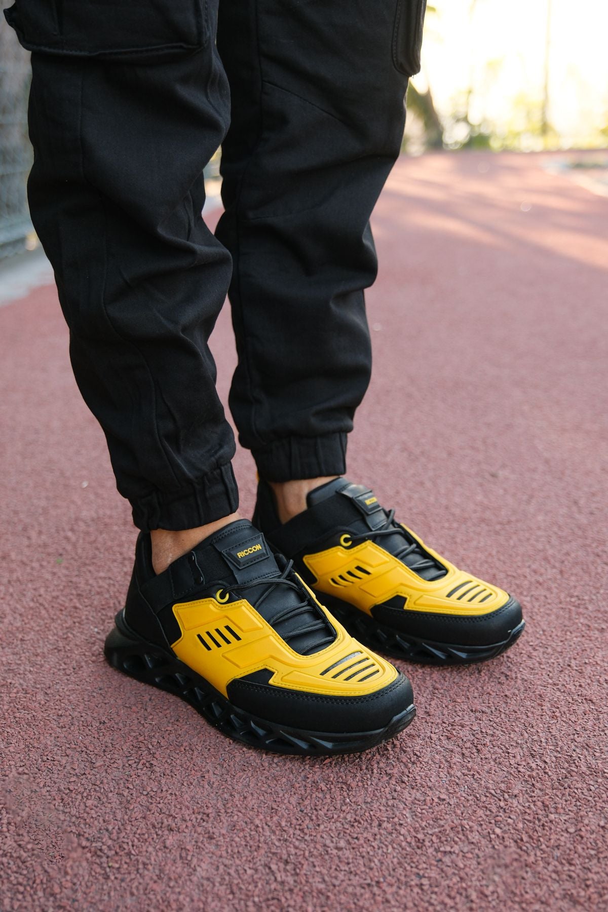 Black Yellow Men Sneaker 00122021