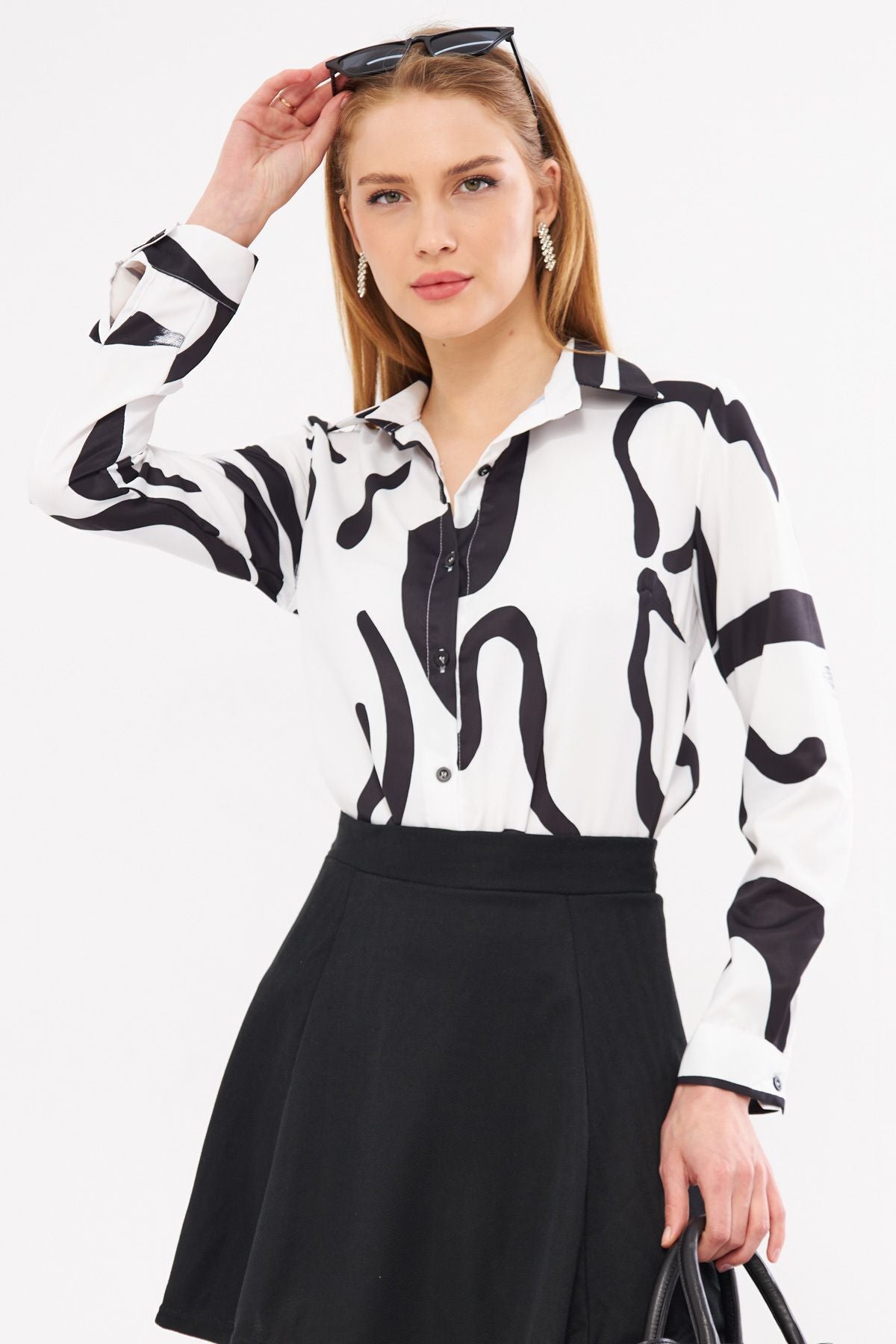 Women's white-black patterned long arm shirt ARM-24K001017