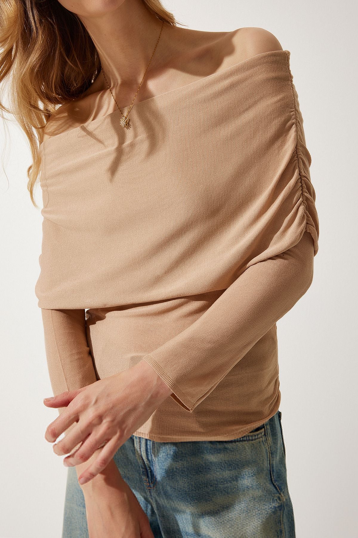 Female Biscuit Shoulders Open Shirring Detailed Blouse US00920