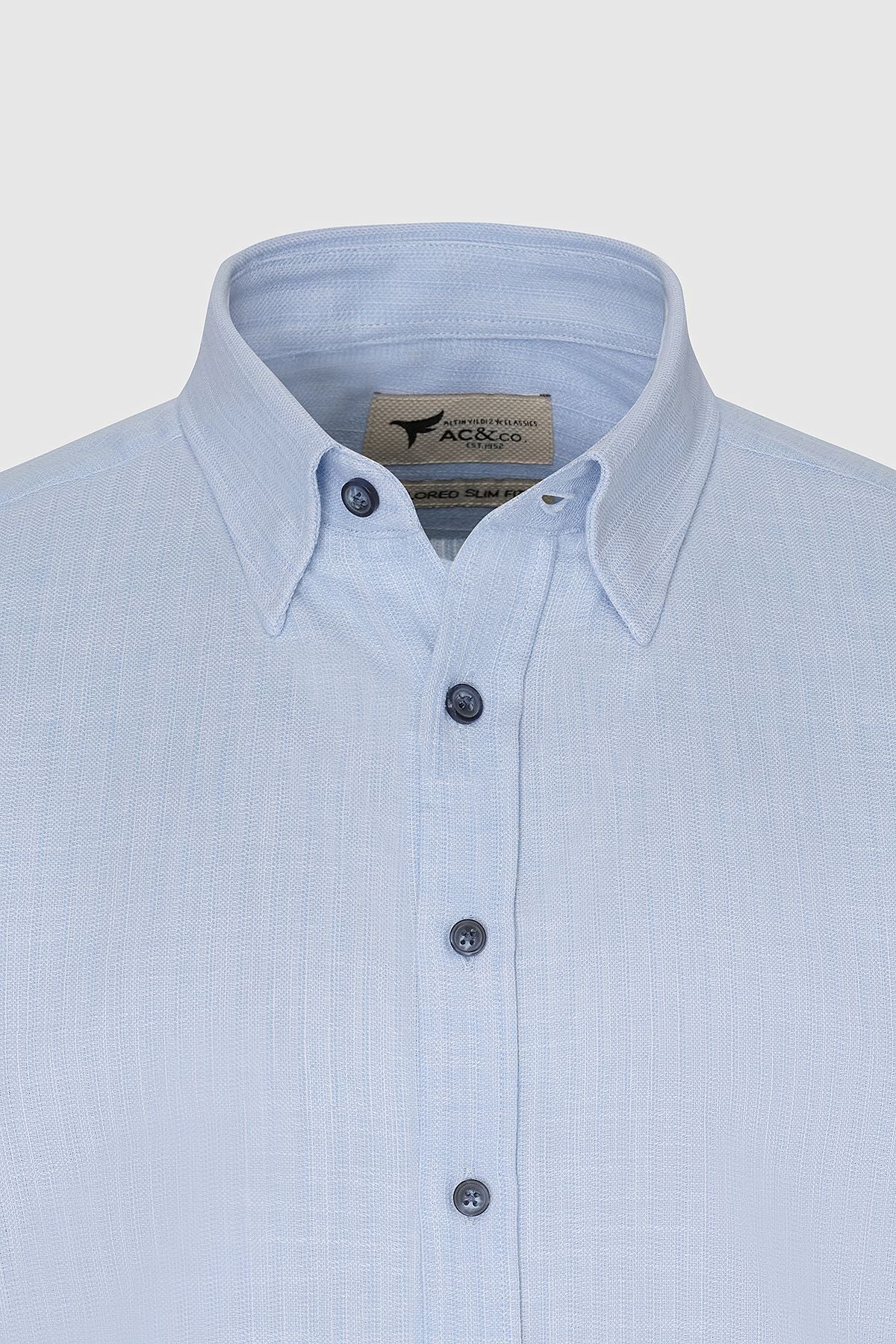 Men's light blue 100 %cotton slim fit narrow cut hidden buttoned collar linen -looking pennant shirt