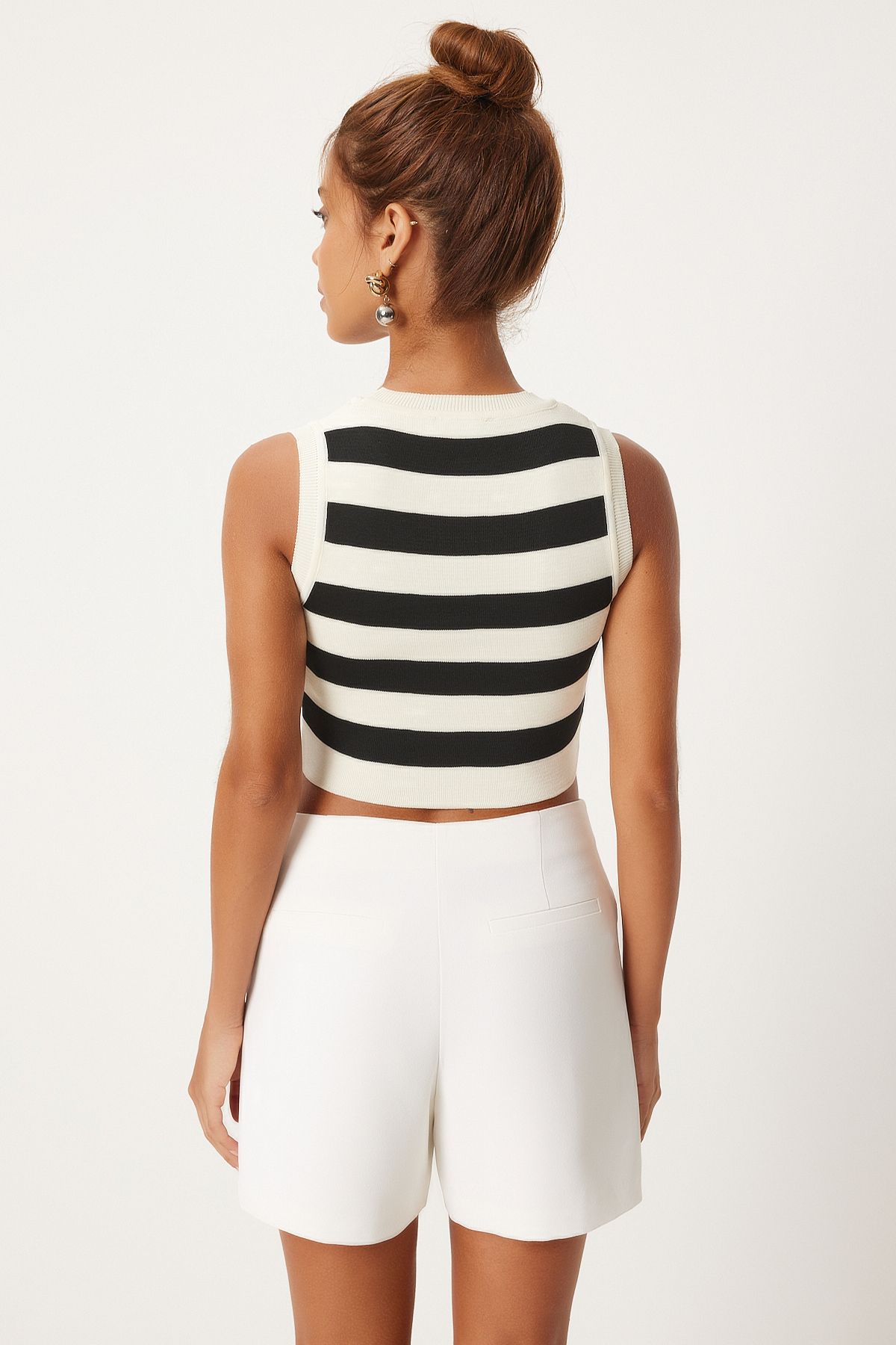 Female black cream striped sleeveless knitwear blouse FN03258