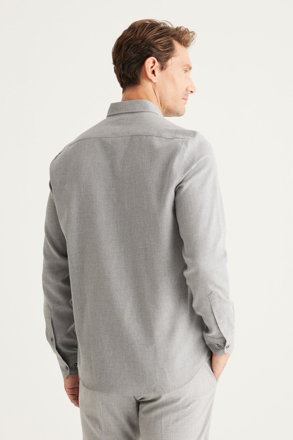 Men's gray slim fit narrow cut classic collar organic cotton shirt