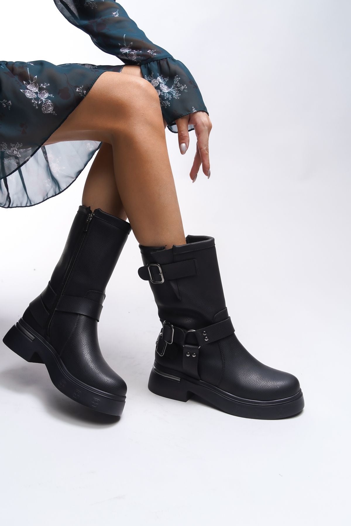 Irlukh Women's Boka Detailed Biker Bot 00123330 textured black skin