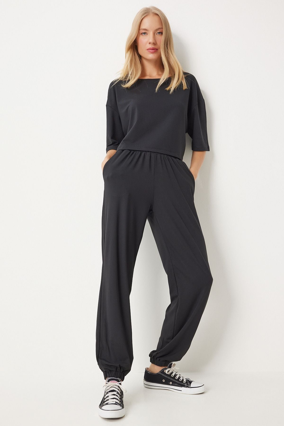 Female Black Crop T-Shirt Jogger Lower Knitting Tracksuit Set FN03316