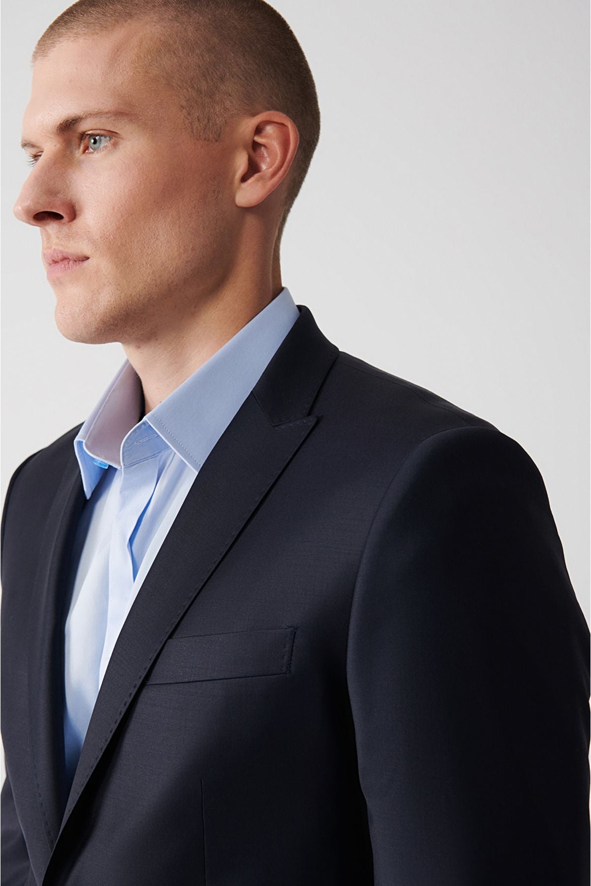 Men's Navy Blue Switchfall Double Slit Lined Wool Suit B007701