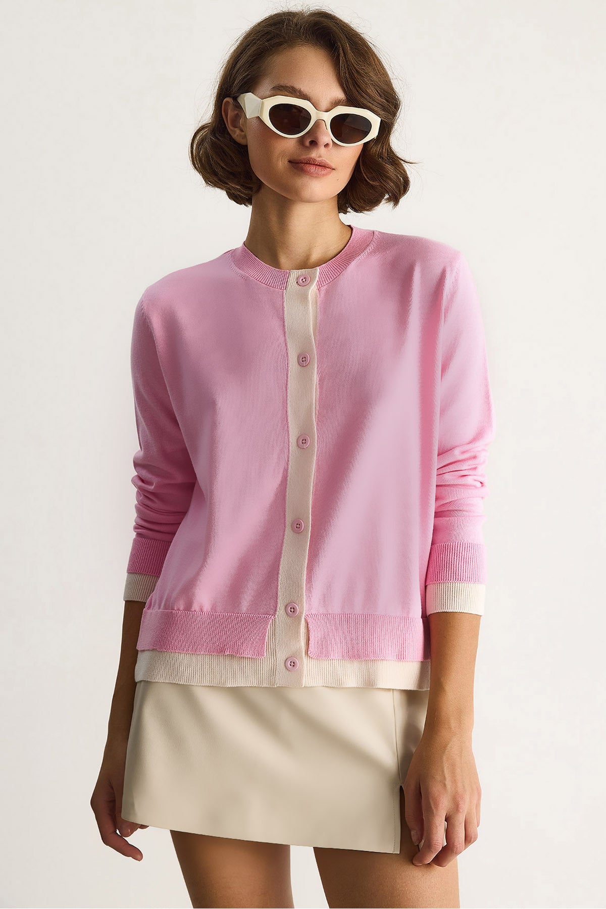 Women's Contrast Colored Crew Neck Button-Front Cardigan TH251035 60283540