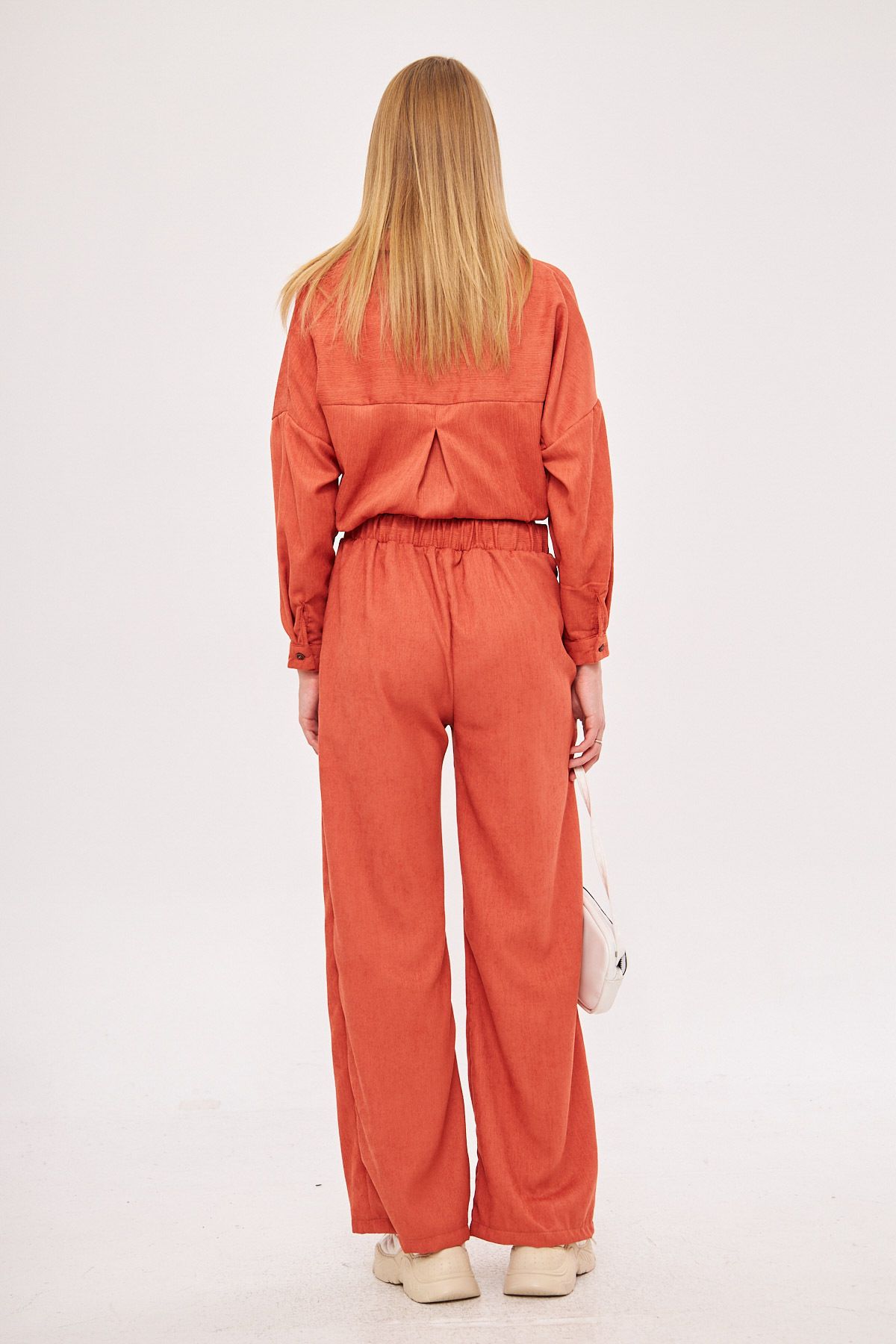 Female Salmon Fine Wick Velvet Palazzo Pants Arm-25k001009