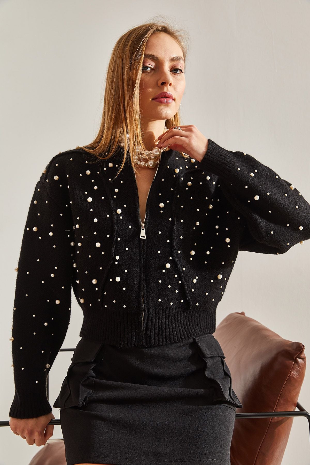 Female pearl stone embroidered knitwear cardigan