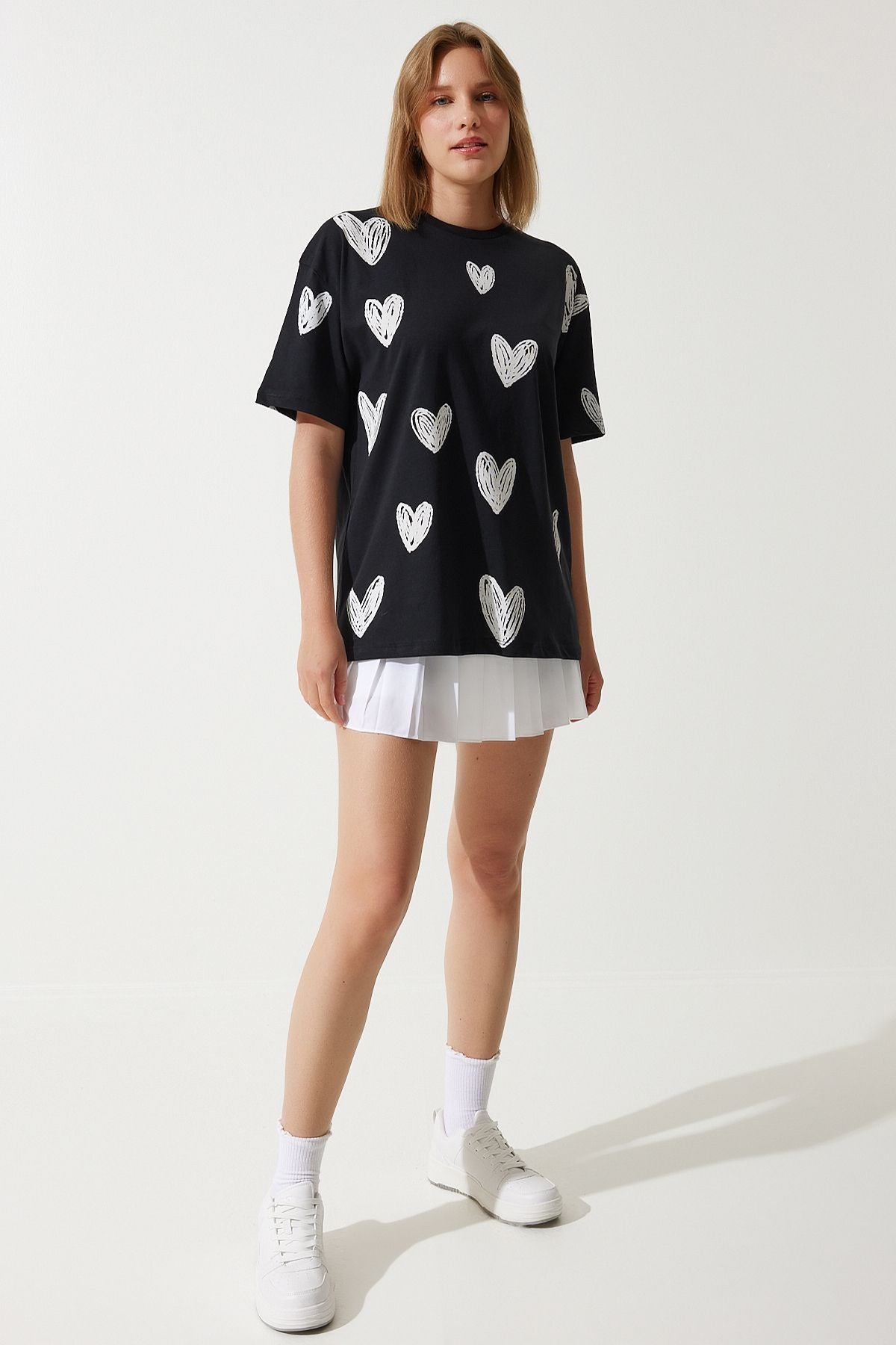 Woman Black White Heart Printed Oversizle Cotton T-Shirt BP00165