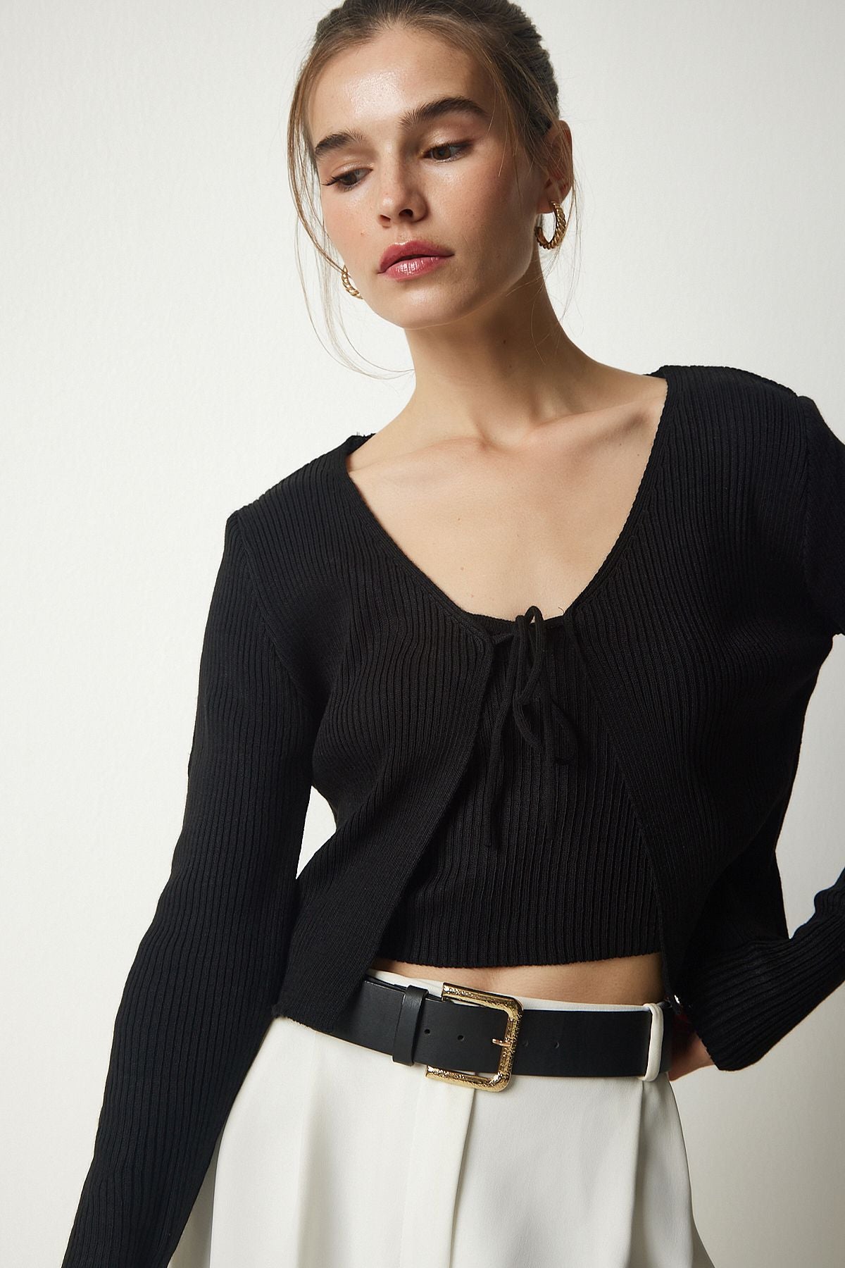 Female Black Conspuent Knitwear Crop Cardigan Team MT00143
