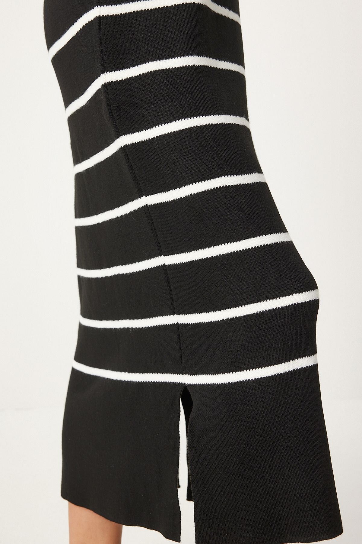 Woman Black striped knitwear dress mu00011