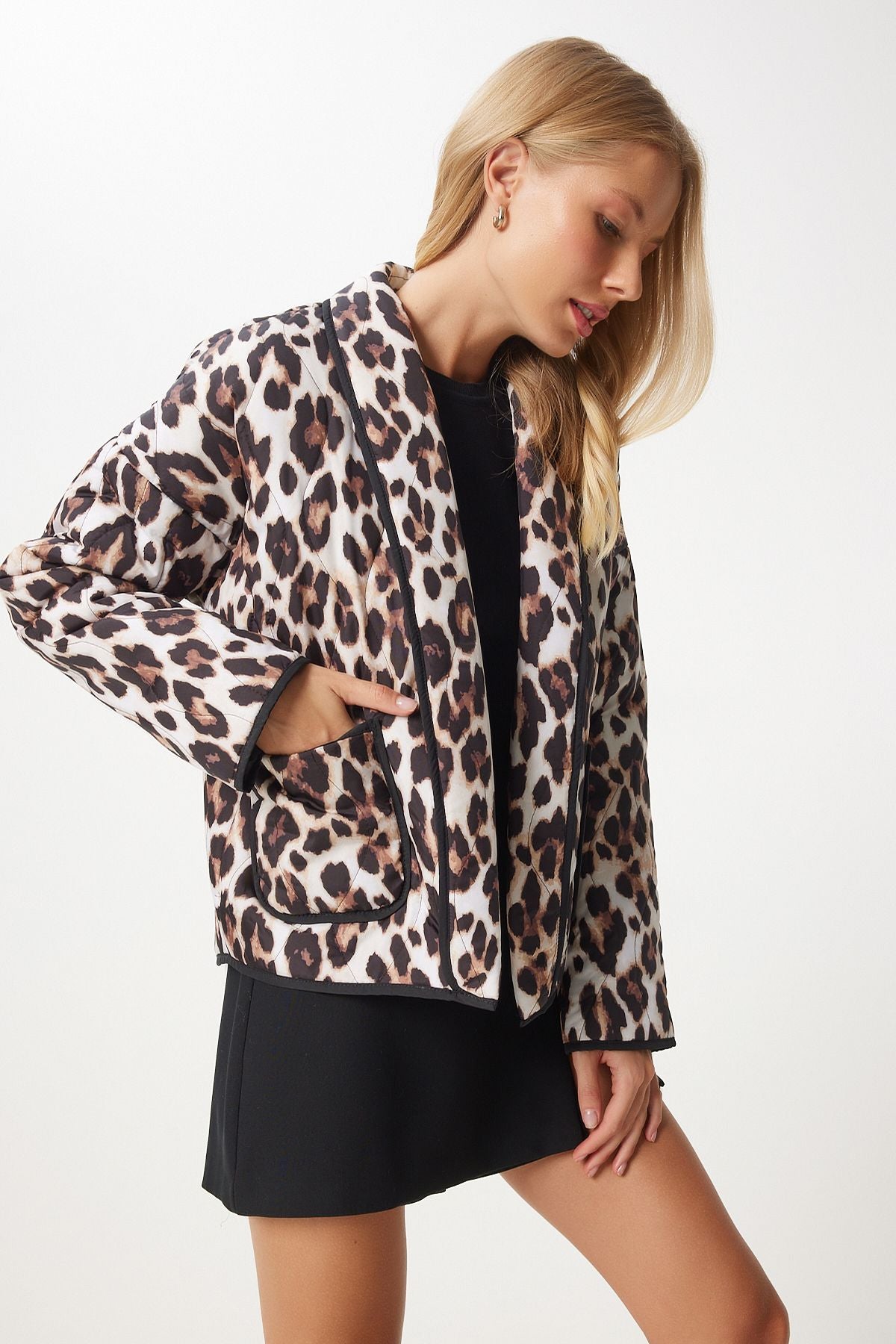 Female Beige Black Leopard Patterned Pocket Kapitone Mont NT00433